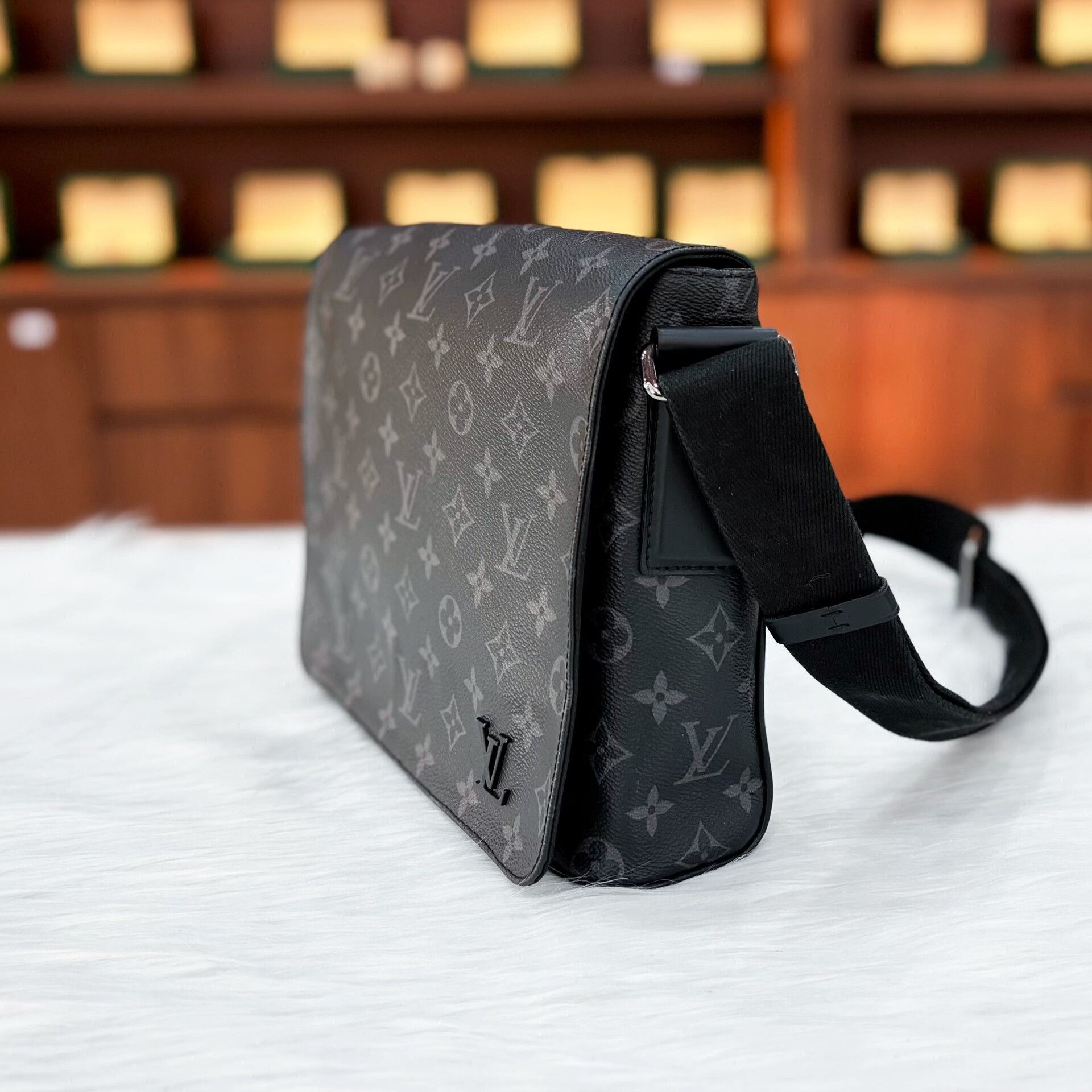 Louis Vuitton LV Black Monogram Crossbody Bag Size ONE SIZE - 6 Thumbnail