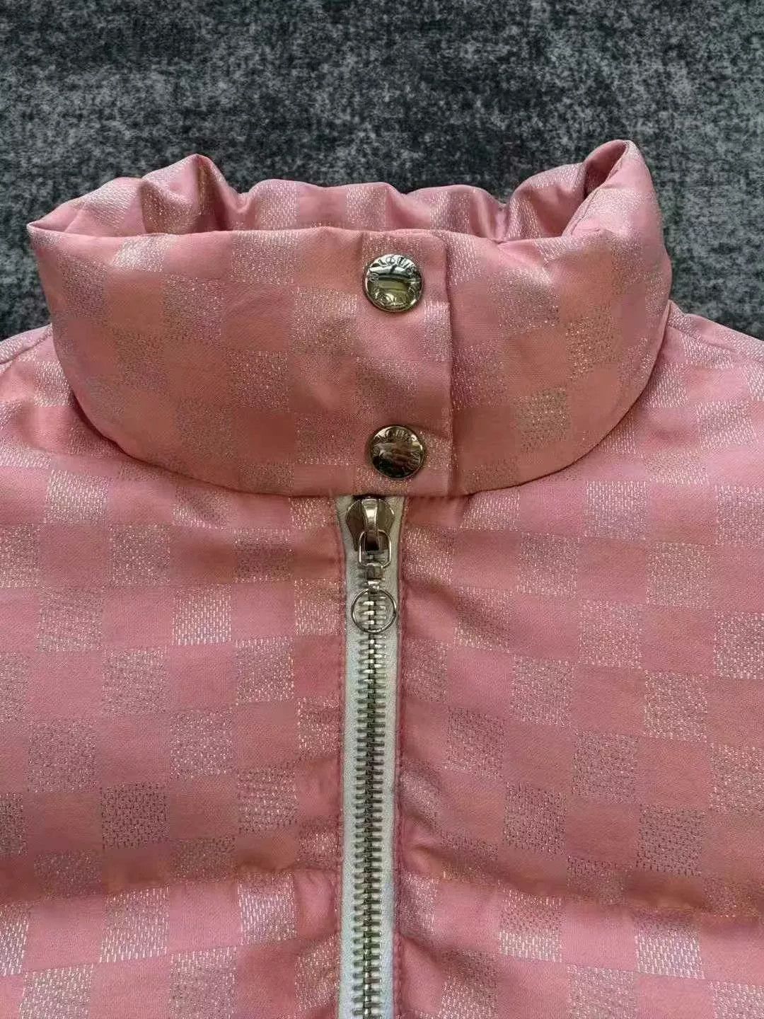Louis Vuitton Louis Vuitton Pink Quilted Down Jacket Size XXS / US 00 / IT 34 - 3 Thumbnail