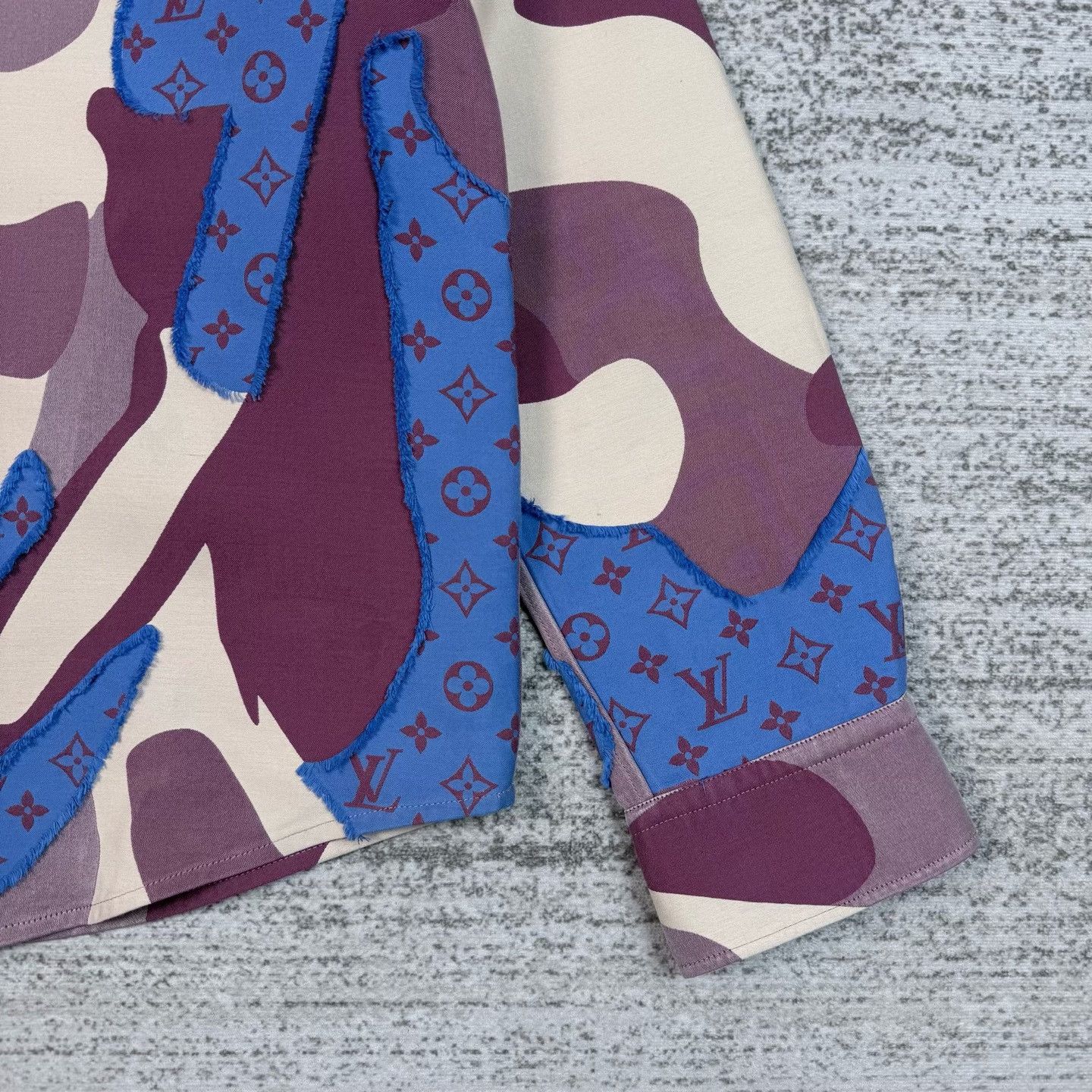 Louis Vuitton Louis Vuitton FW23 Abstract Face Print Shirt Size US M / EU 48-50 / 2 - 5 Thumbnail