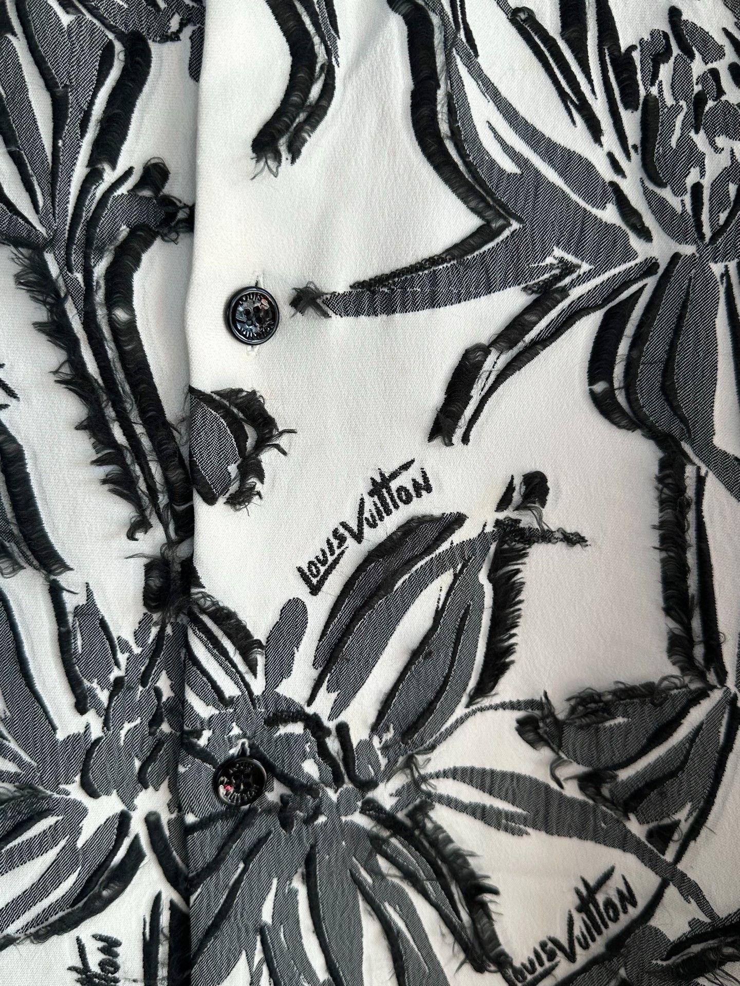 Louis Vuitton Louis Vuitton Seaweed Monogram Short-Sleeve Shirt Size US M / EU 48-50 / 2 - 5 Thumbnail