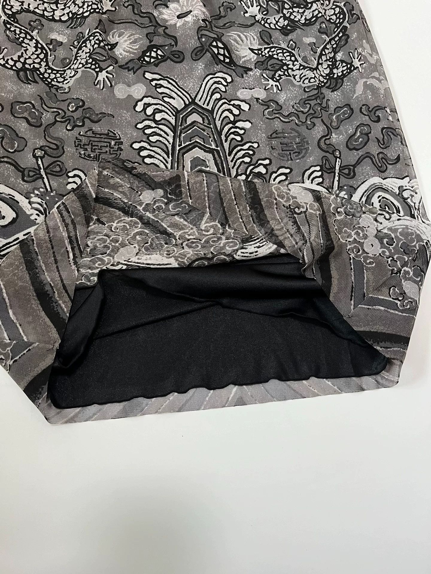 Vivienne Tam Vivienne Tam Dragon Totem Mesh Short Skirt Size 34" / US 12 / IT 48 - 4 Thumbnail