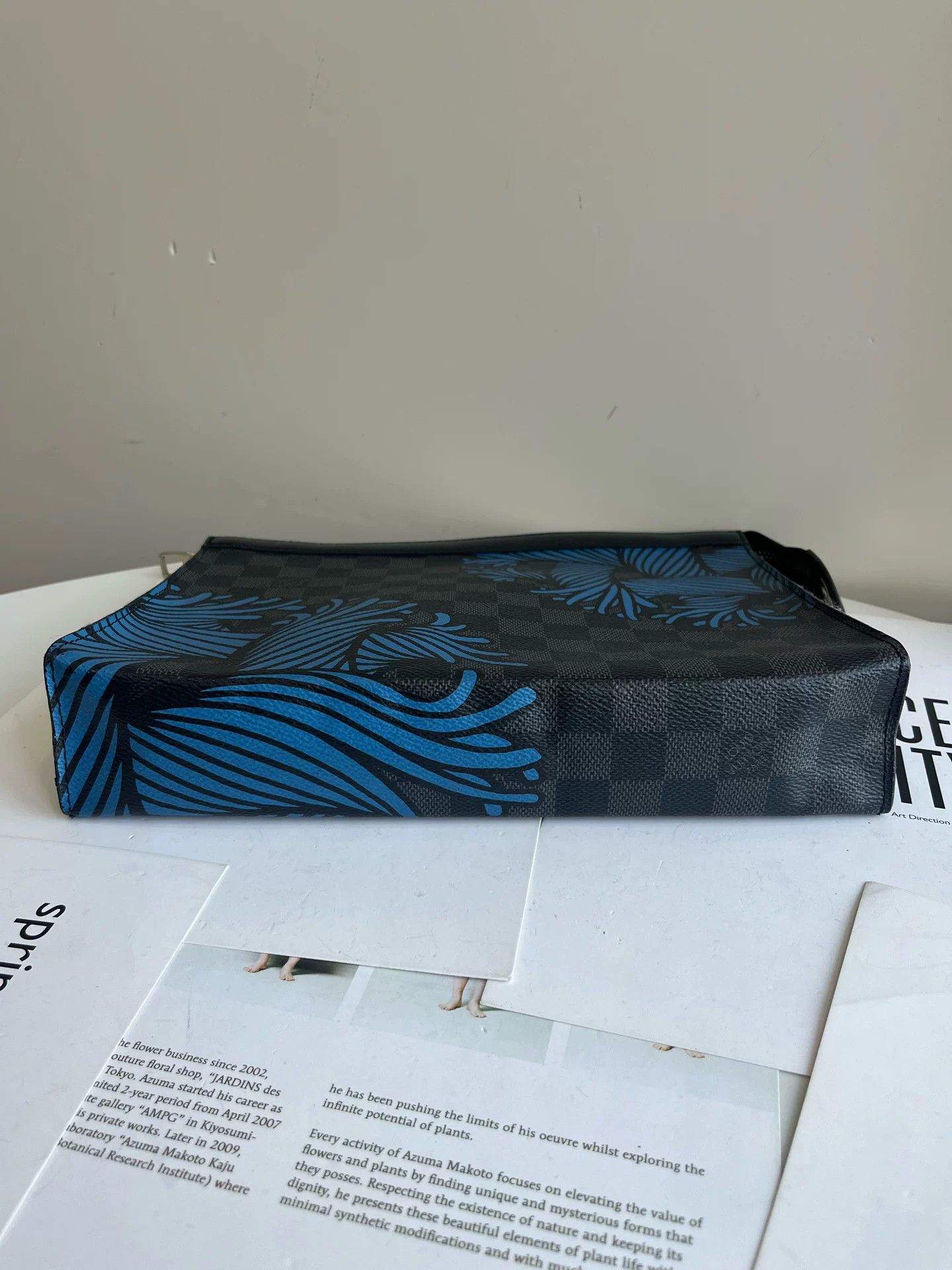 Louis Vuitton Louis Vuitton Checkered Graffiti Clutch Size ONE SIZE - 7 Thumbnail