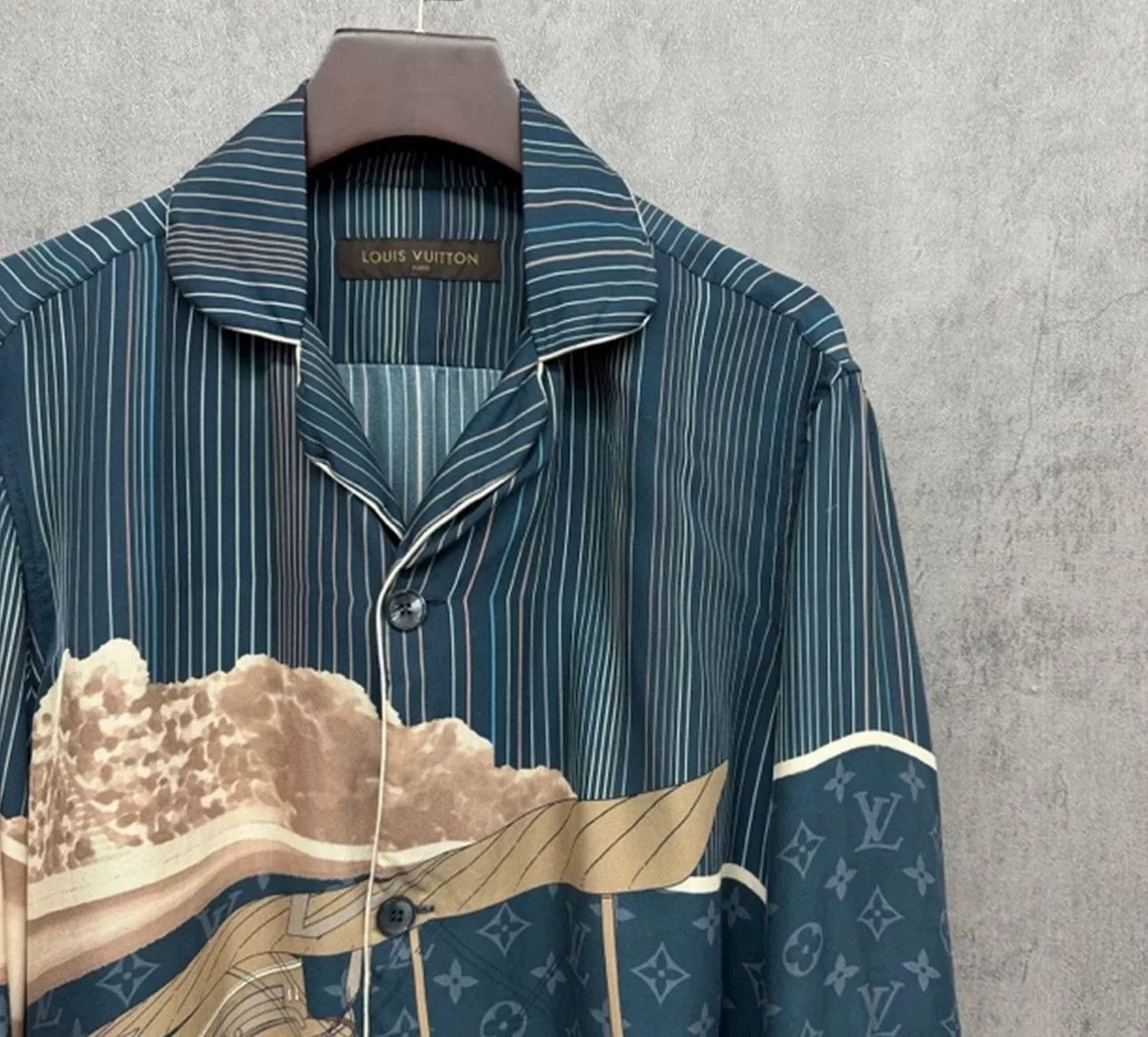 Louis Vuitton Louis Vuitton Monogram Silk Shirt Size XS / US 0-2 / IT 36-38 - 3 Thumbnail