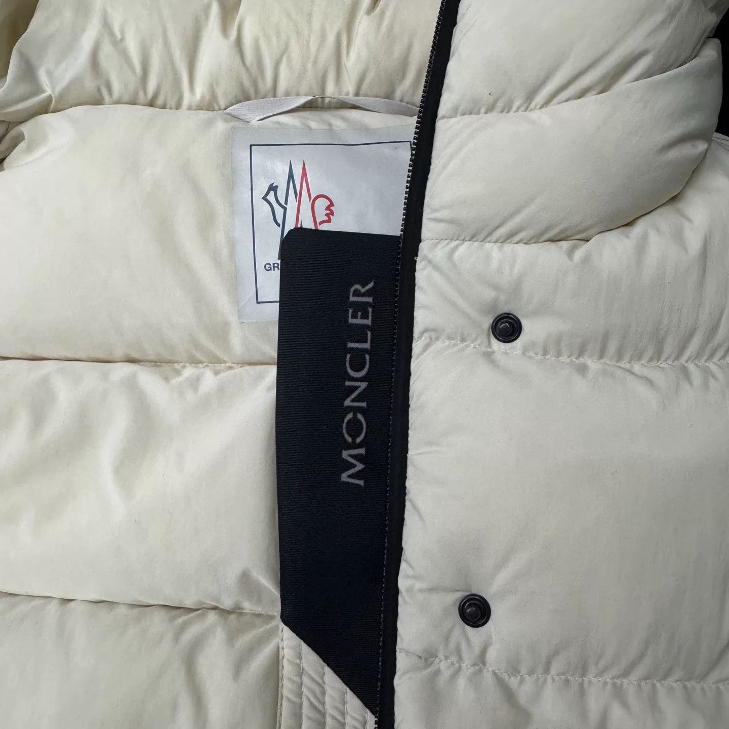 Moncler Moncler White Ski Puffer Vest Size XS / US 0-2 / IT 36-38 - 4 Thumbnail