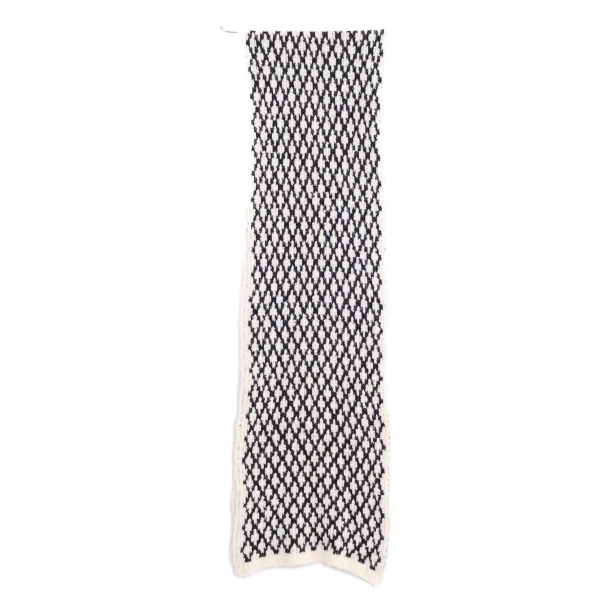 Chanel CHANEL cashmere scarf with Coco Mark, ivory x black, for women. Size ONE SIZE - 3 Thumbnail