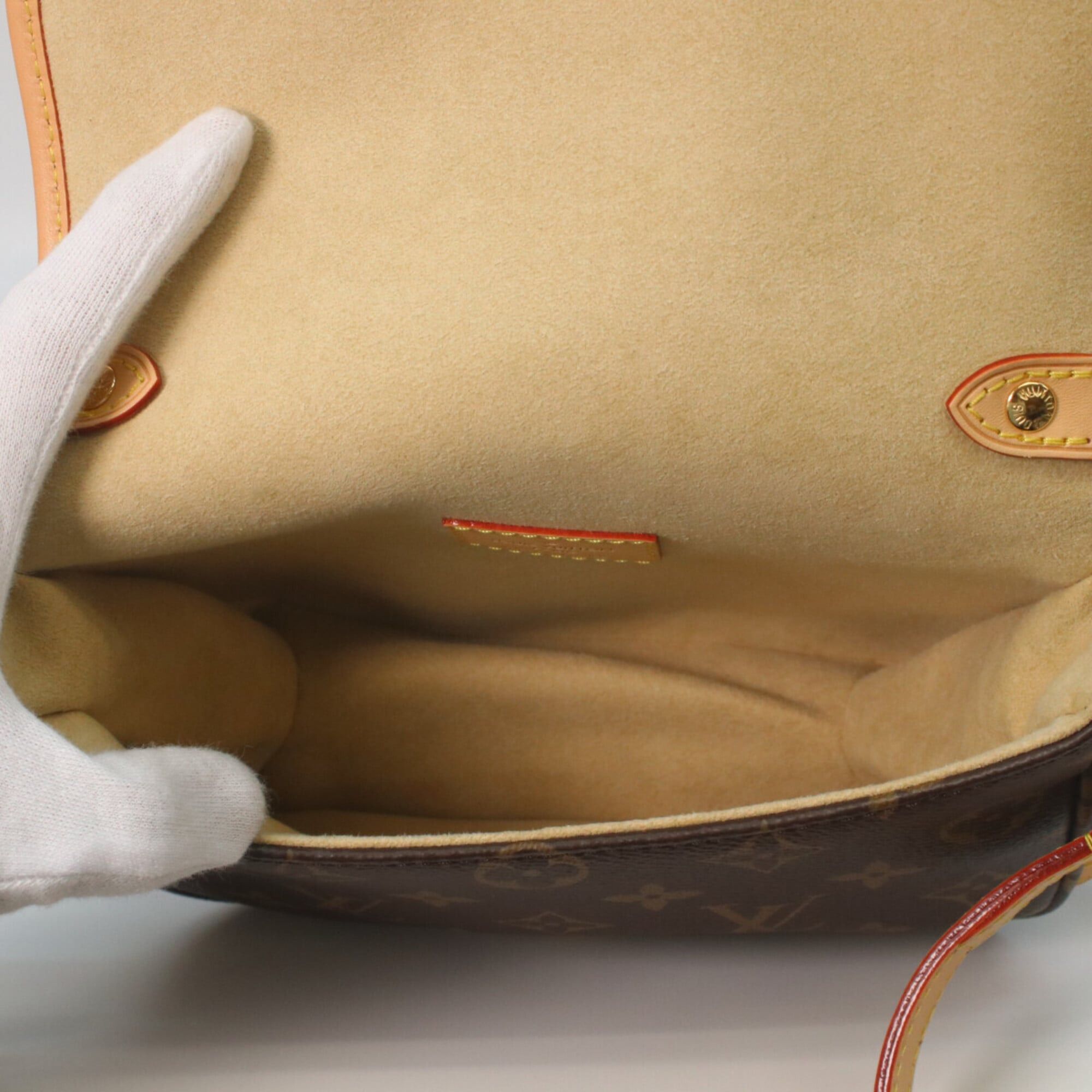 Louis Vuitton LOUIS VUITTON M46740 Monogram Saumur BB Shoulder Bag, Brown, Women's, RFID (IC) Size ONE SIZE - 9 Thumbnail