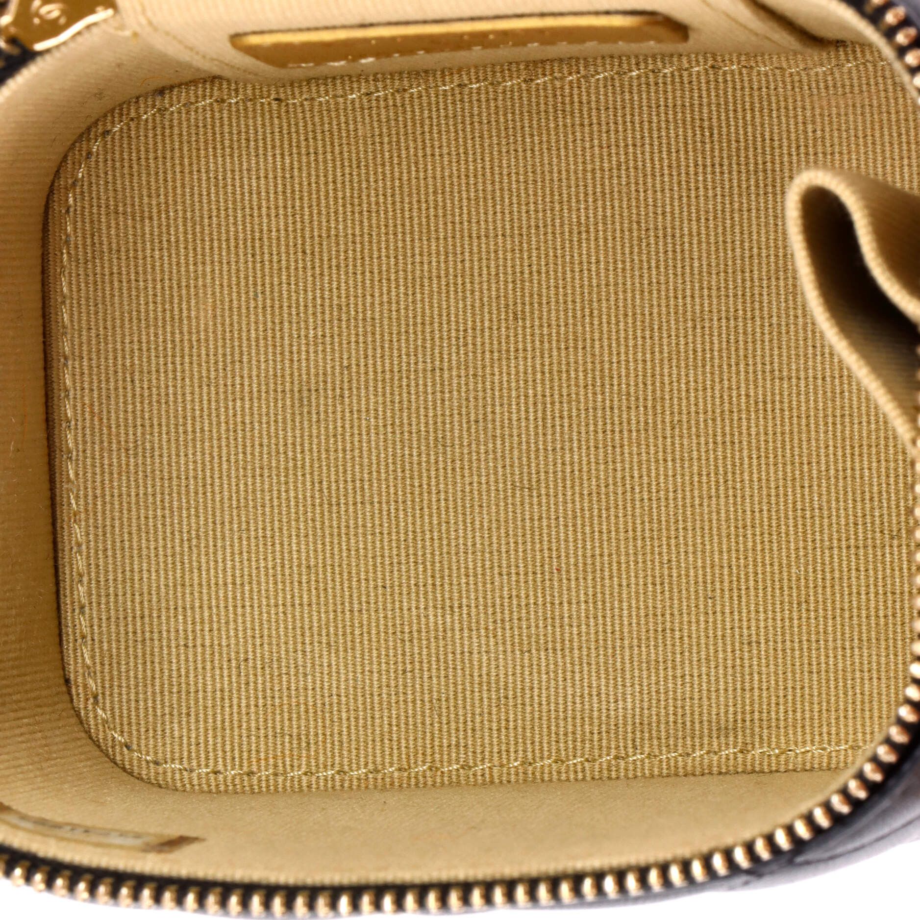 Chanel Pearl Crush Vanity Case with Chain Size ONE SIZE - 5 Thumbnail