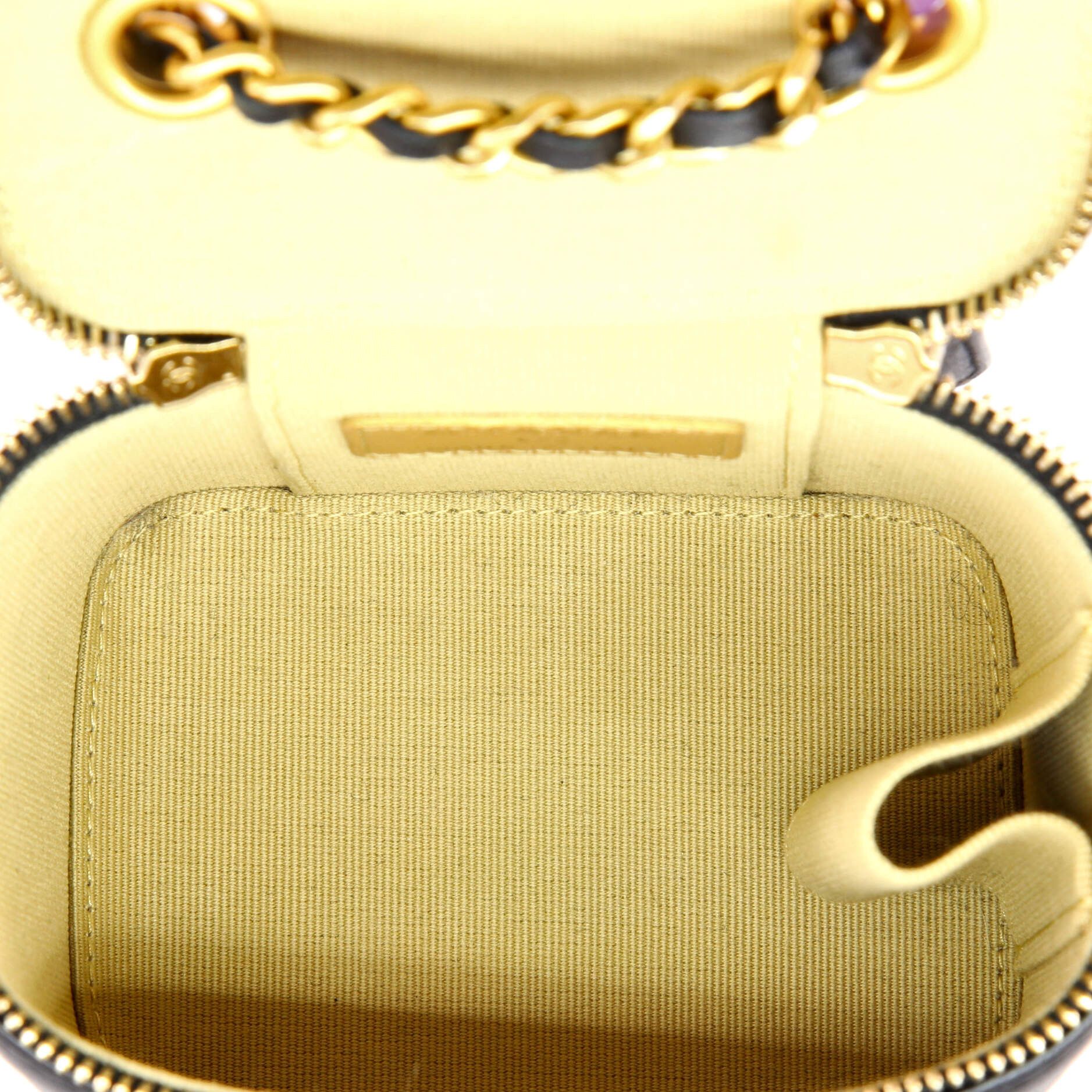 Chanel Pearl Crush Vanity Case with Chain Size ONE SIZE - 5 Thumbnail