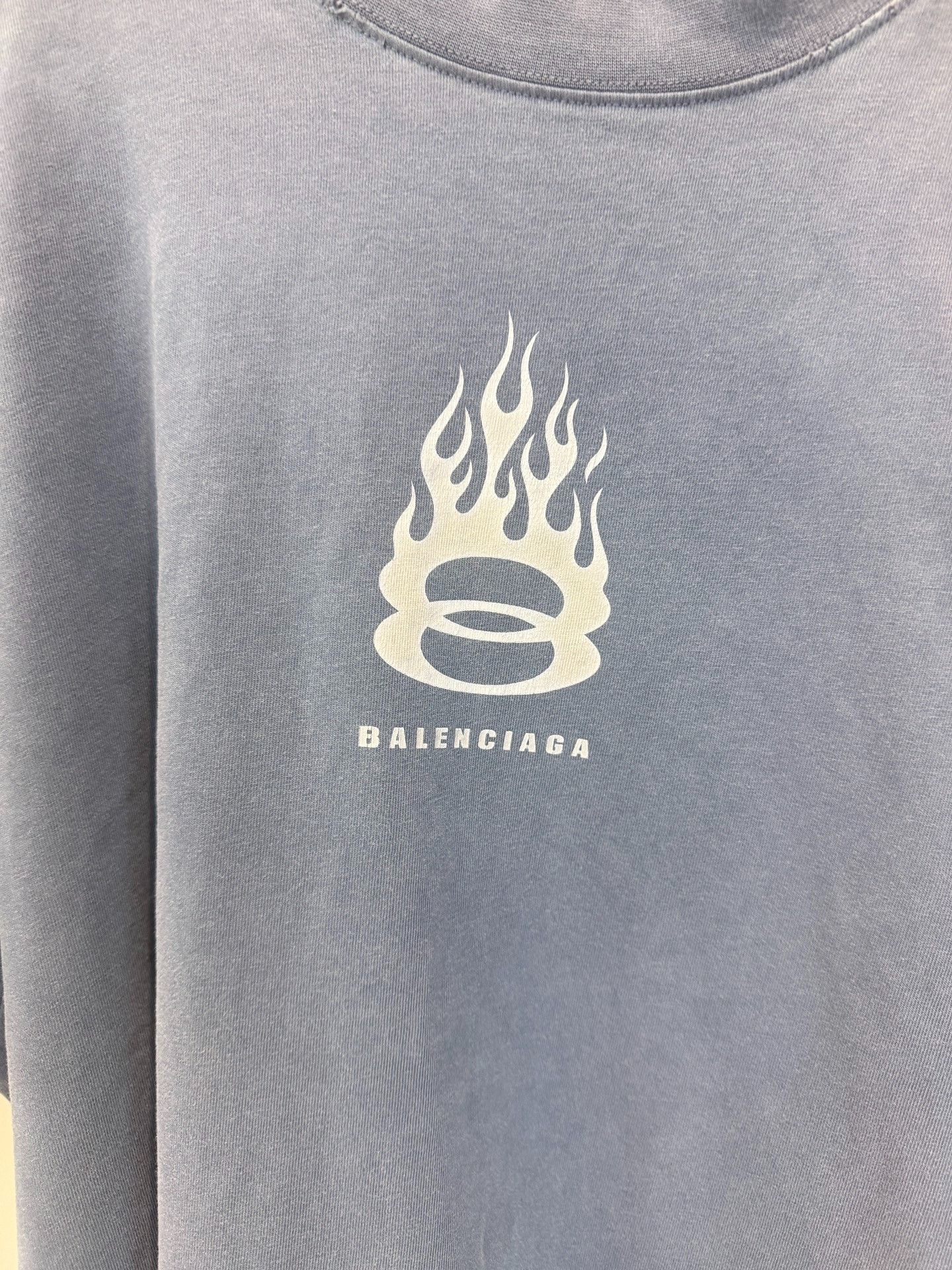 Balenciaga Balenciaga Vintage Oversize Flame Logo T-shirt Size S / US 4 / IT 40 - 2 Thumbnail