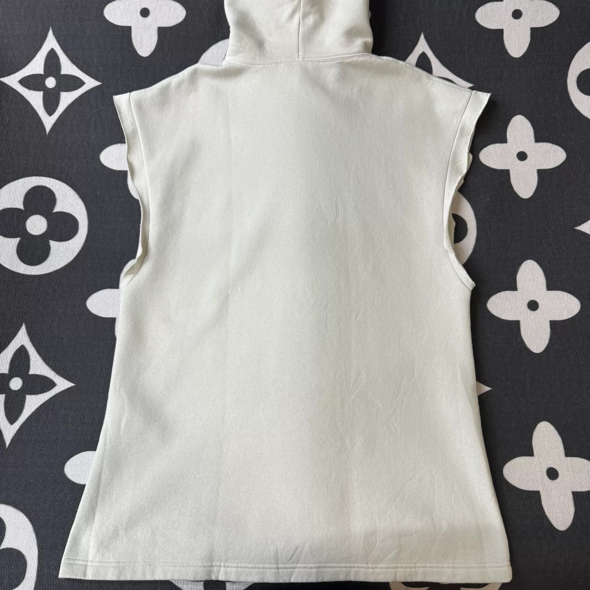 Balenciaga Balenciaga White Sleeveless Hoodie Size US M / EU 48-50 / 2 - 2 Thumbnail
