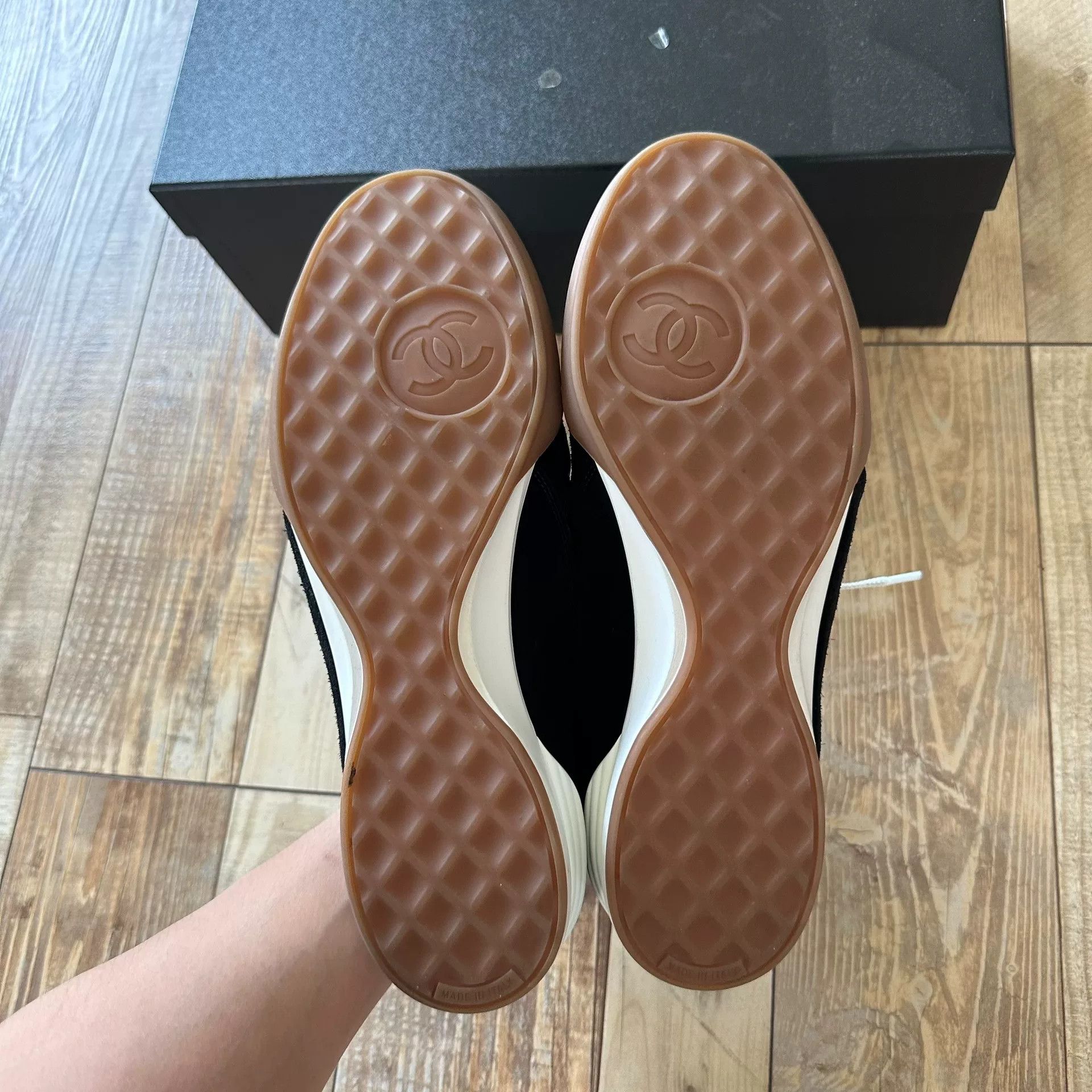 Chanel CHANEL Black Quilted Leather Low-Top Shoes Size US 9 / EU 42 - 8 Thumbnail