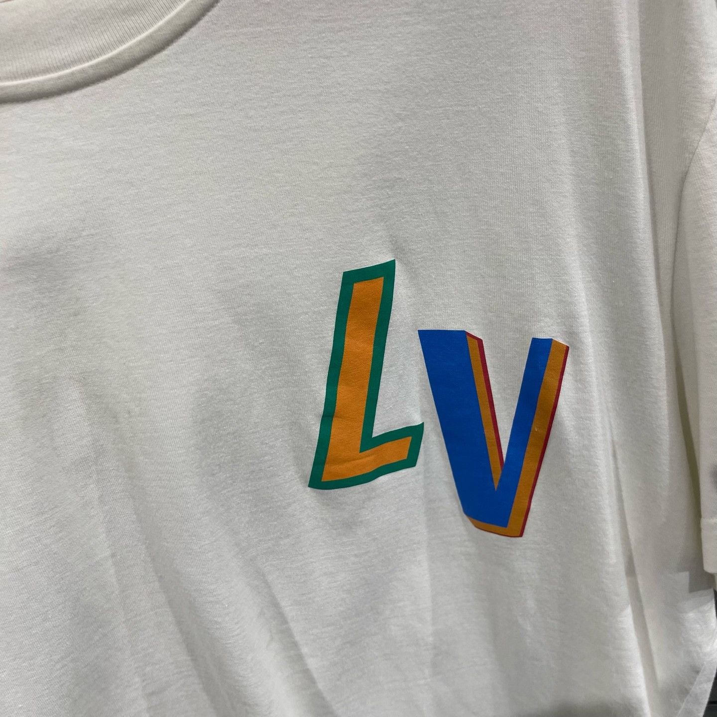 Louis Vuitton Louis Vuitton NBA Logo Print T-Shirt Size US M / EU 48-50 / 2 - 4 Thumbnail