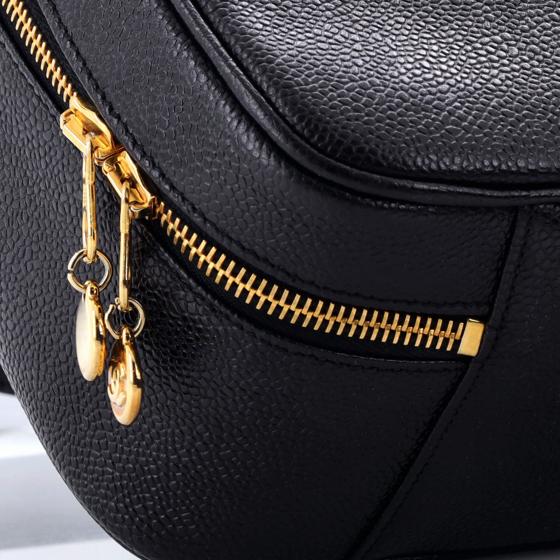 Chanel Vintage Timeless Zip Around Vanity Case Size ONE SIZE - 6 Thumbnail