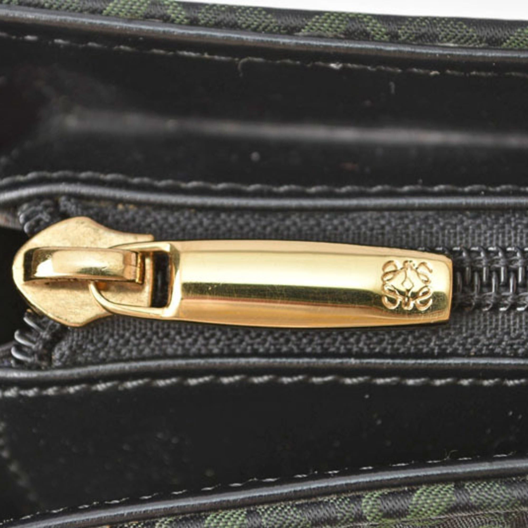 Loewe Loewe handbag, LOEWE bag, Anagram design, metal handle, green and black. Size ONE SIZE - 9 Thumbnail