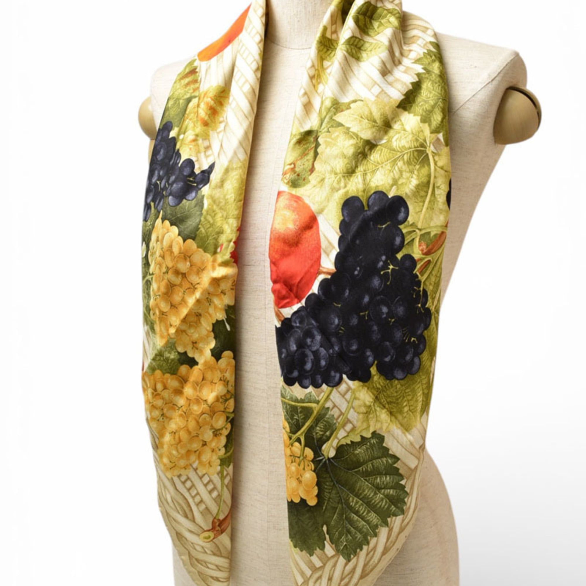 Gucci Gucci scarf, muffler, large size, fruit pattern, beige multi-color. Size ONE SIZE - 4 Thumbnail