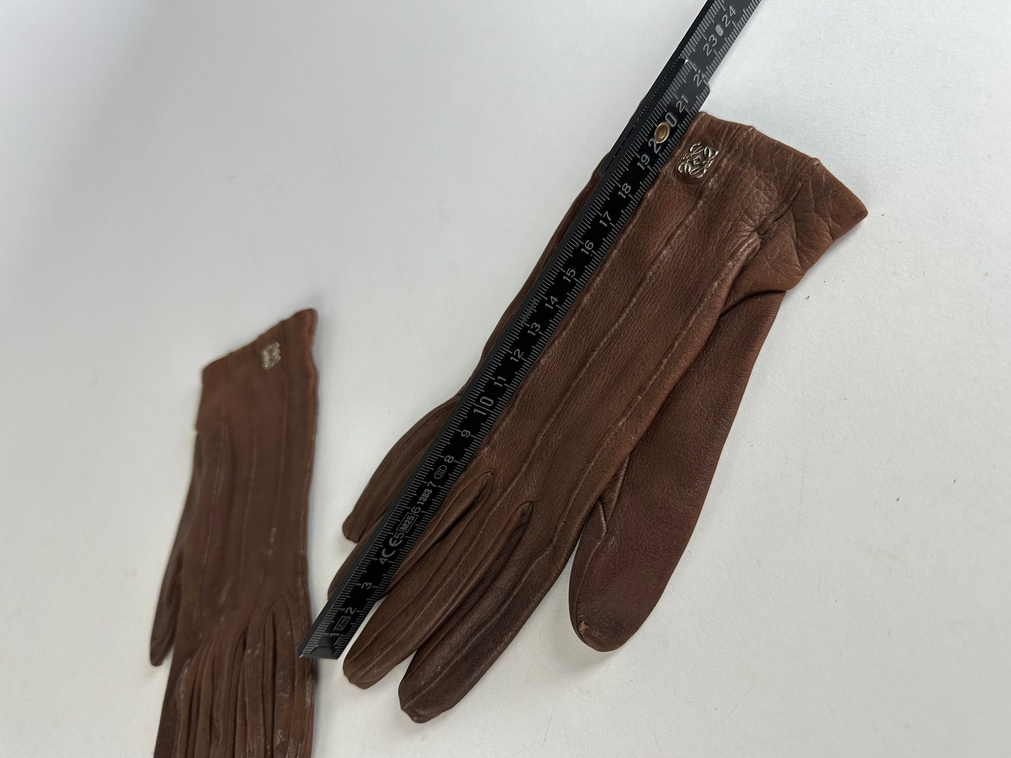 Loewe Vintage Madrid Leather Gloves Brown Size ONE SIZE - 8 Thumbnail