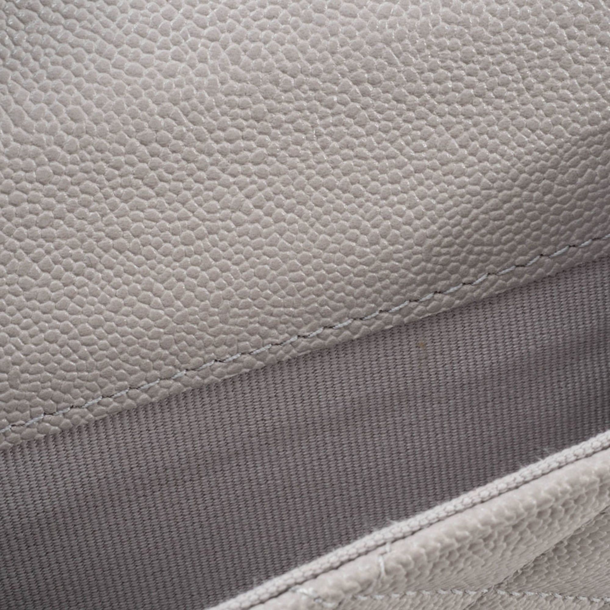 Chanel Chanel Caviar Skin Compact Wallet Tri-fold AP2962 Leather Greige Women's CHANEL Size ONE SIZE - 21 Thumbnail
