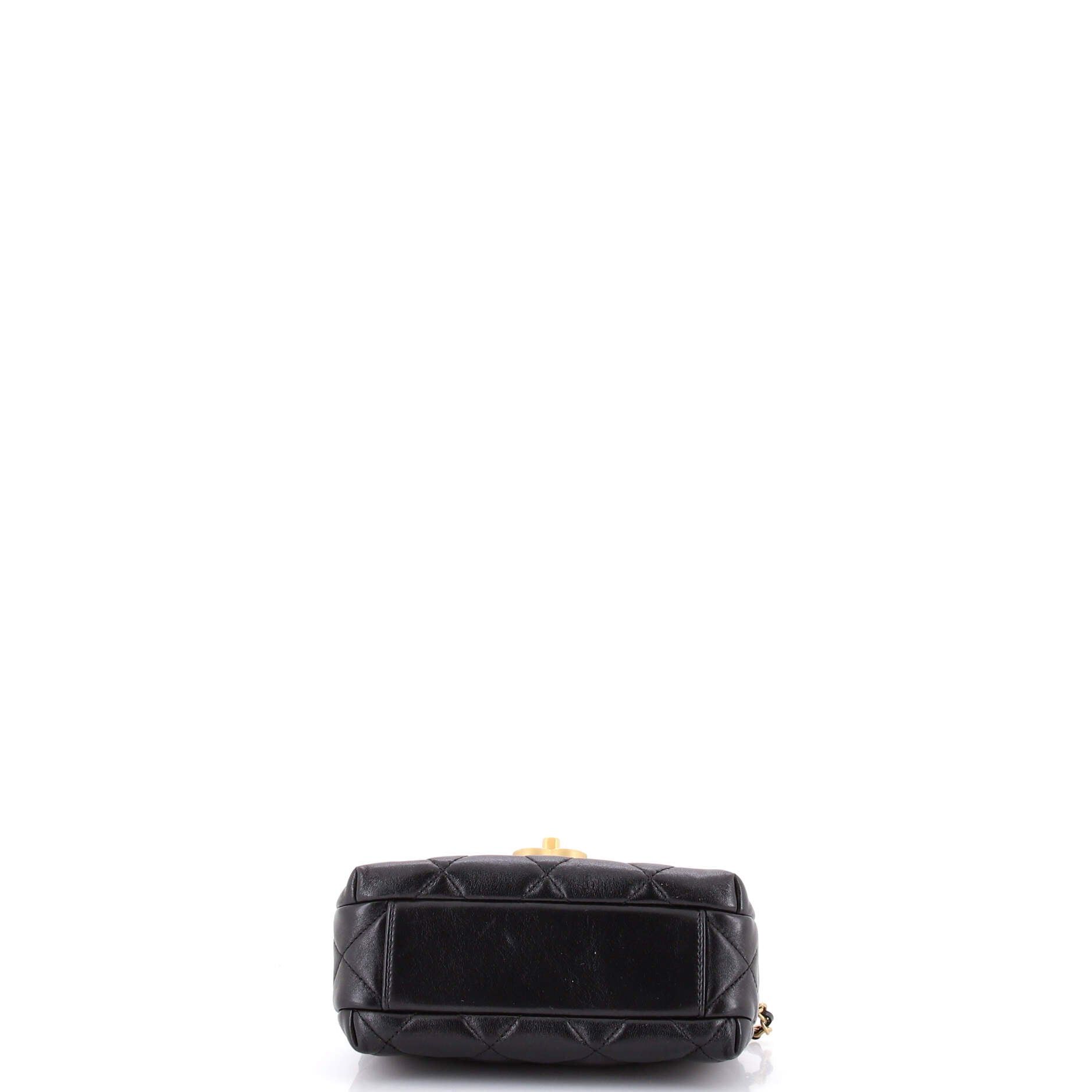 Chanel Logo Chains Flap Bag Size ONE SIZE - 4 Thumbnail