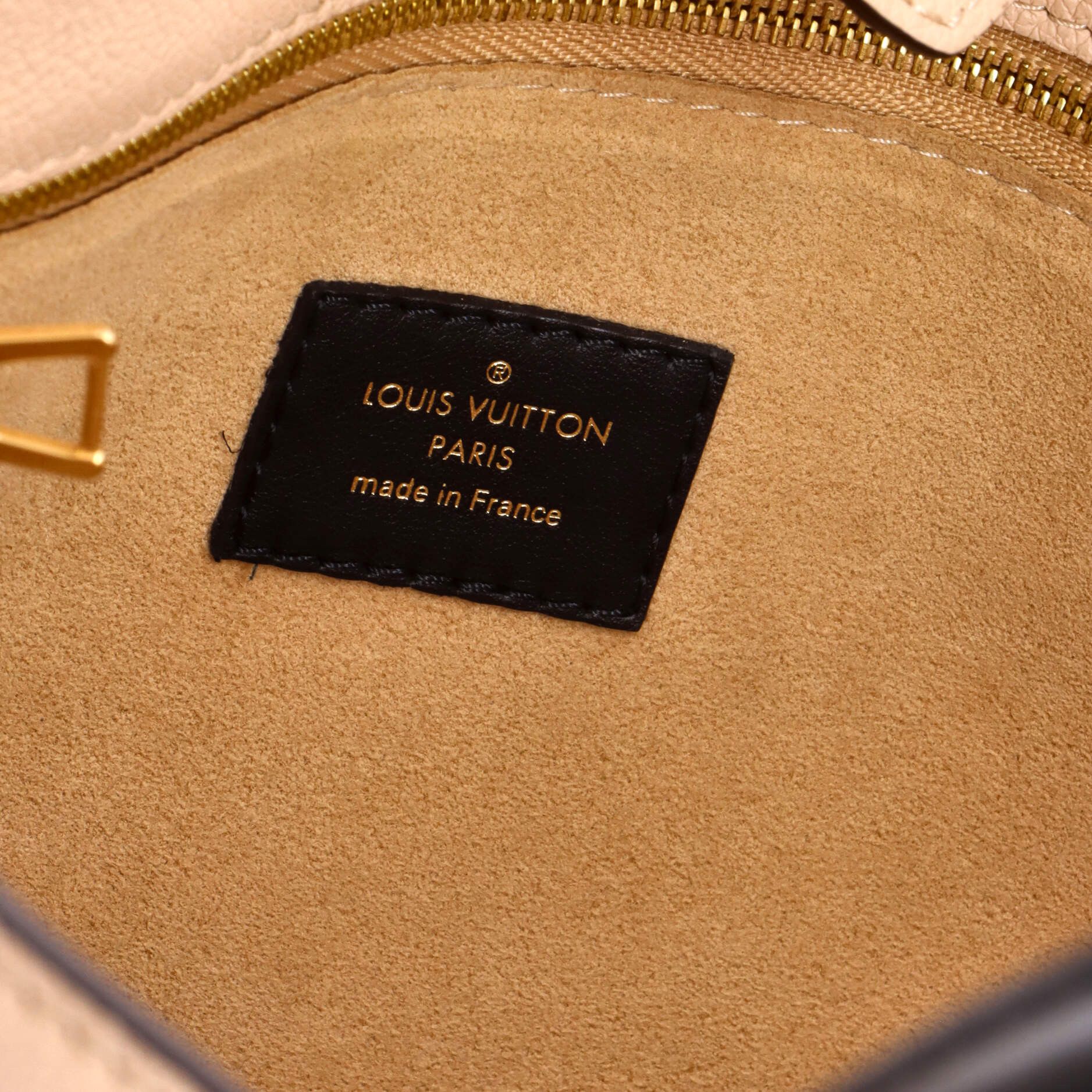 Louis Vuitton On My Side Tote Size ONE SIZE - 8 Thumbnail