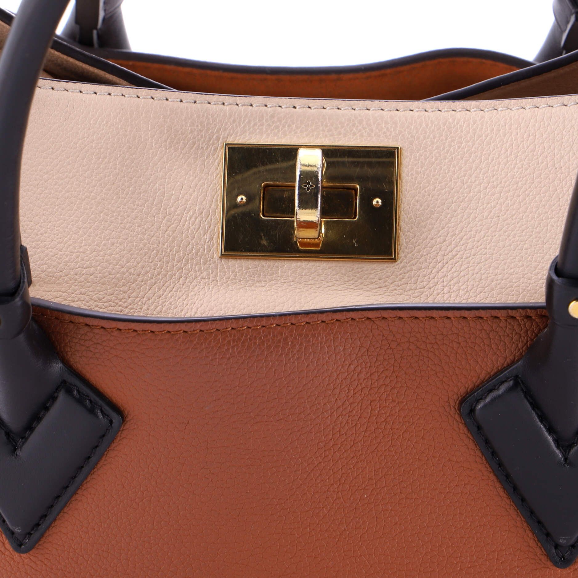 Louis Vuitton On My Side Tote Size ONE SIZE - 6 Thumbnail