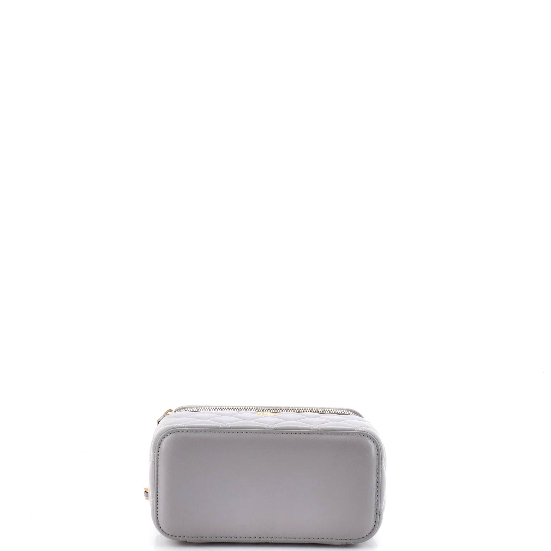 Chanel Pearl Crush Vanity Case with Chain Size ONE SIZE - 4 Thumbnail