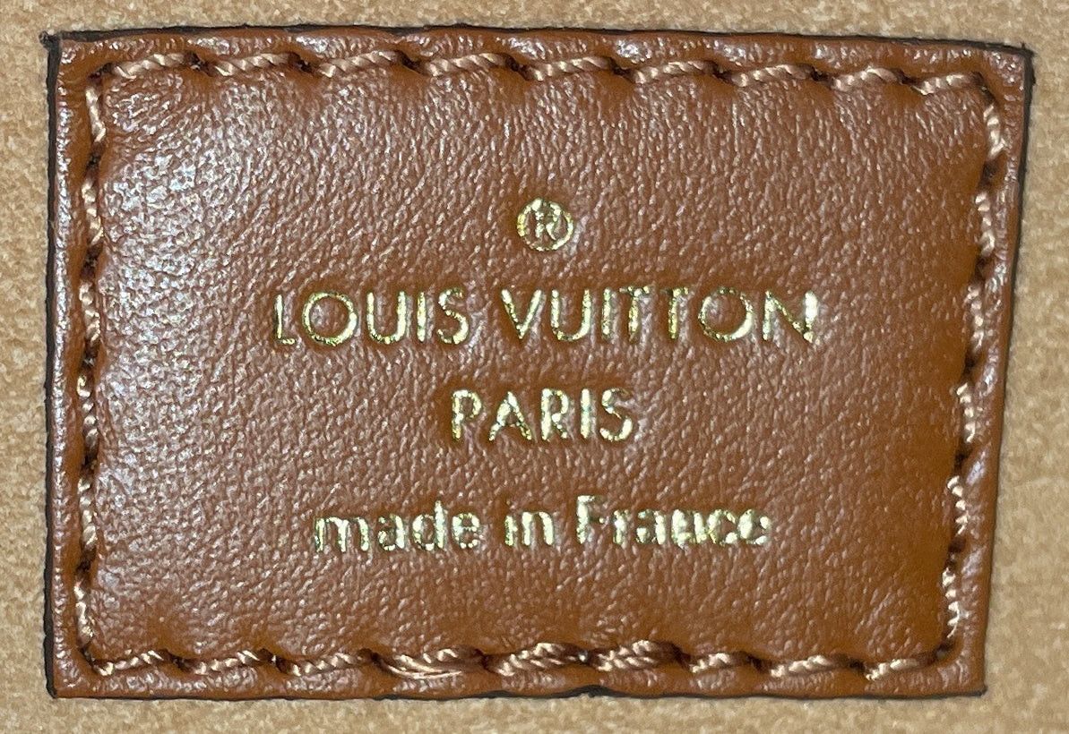 Louis Vuitton On My Side Tote Size ONE SIZE - 9 Thumbnail