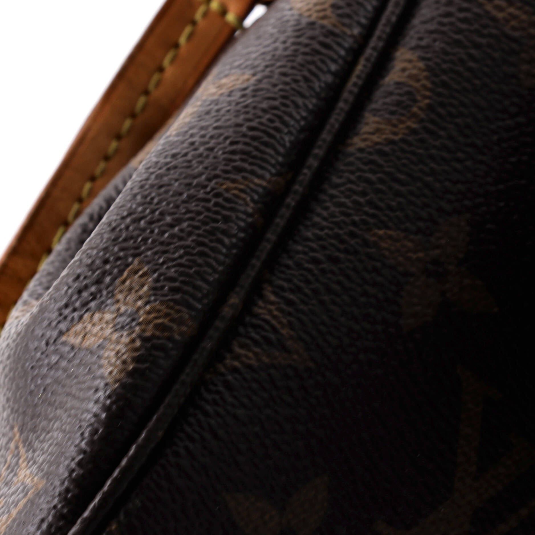 Louis Vuitton Favorite Handbag Size ONE SIZE - 6 Thumbnail