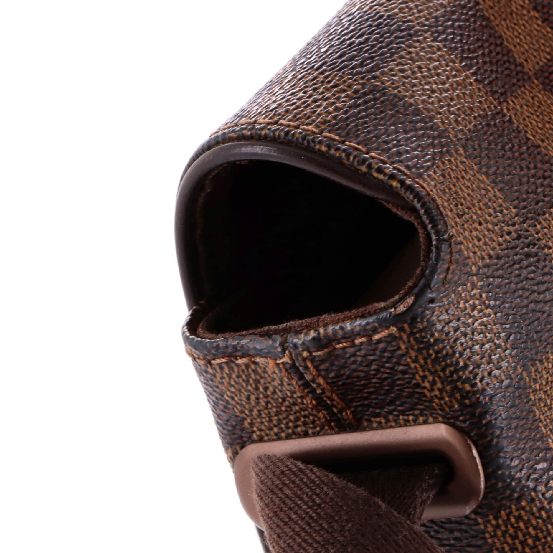 Louis Vuitton District Messenger Bag Size ONE SIZE - 7 Thumbnail