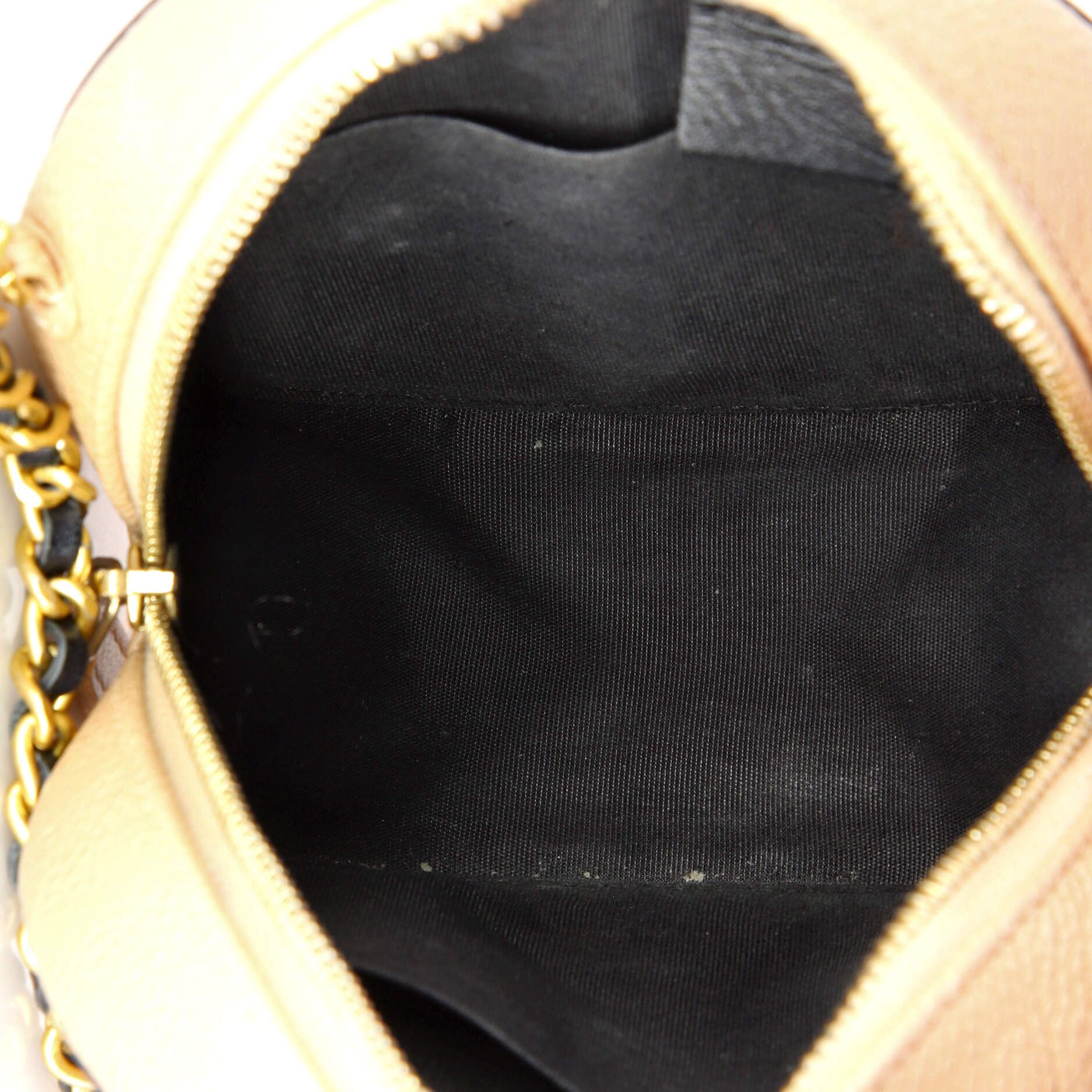 Chanel Filigree Round Clutch with Chain Size ONE SIZE - 5 Thumbnail