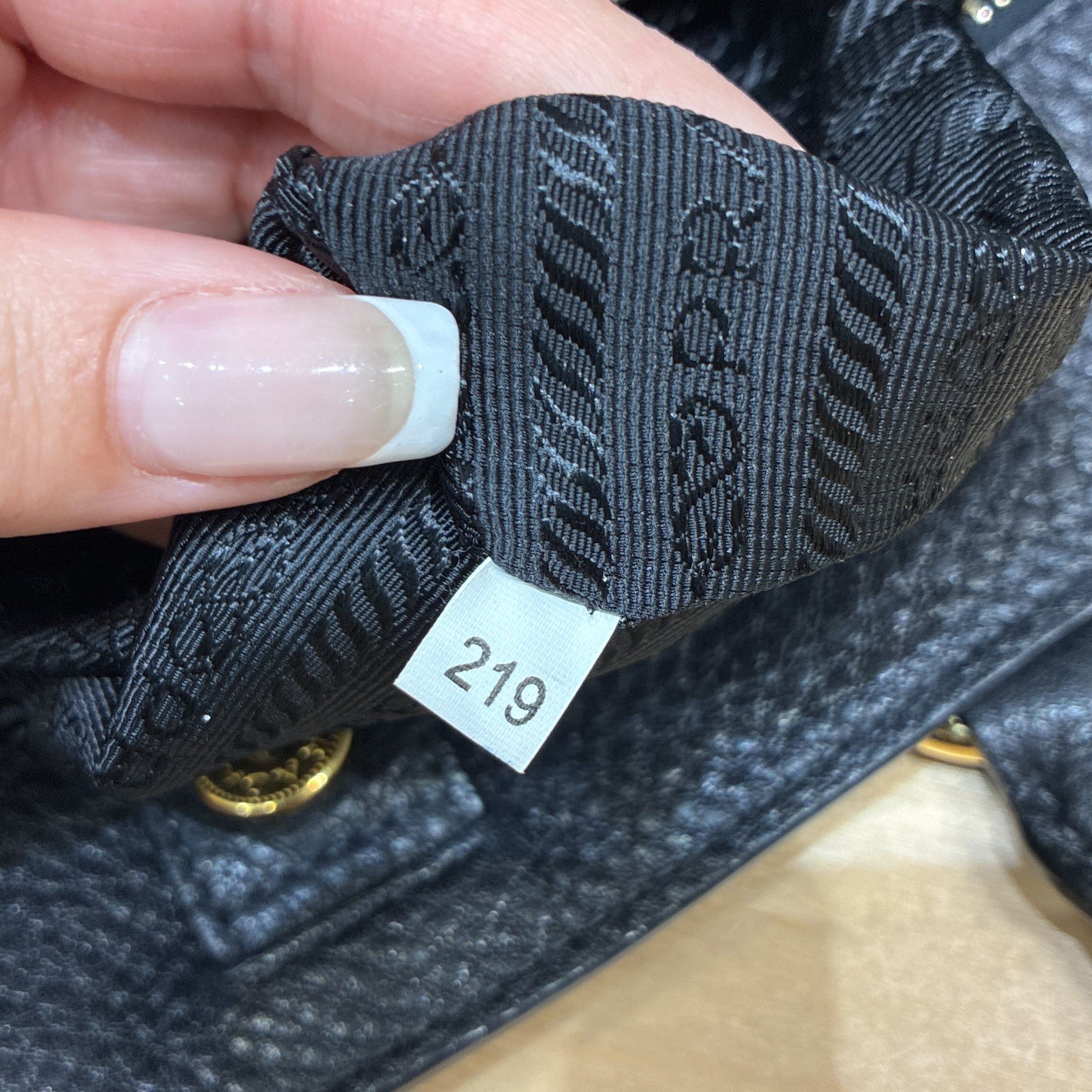 Prada Side Zip Convertible Tote Size ONE SIZE - 8 Thumbnail
