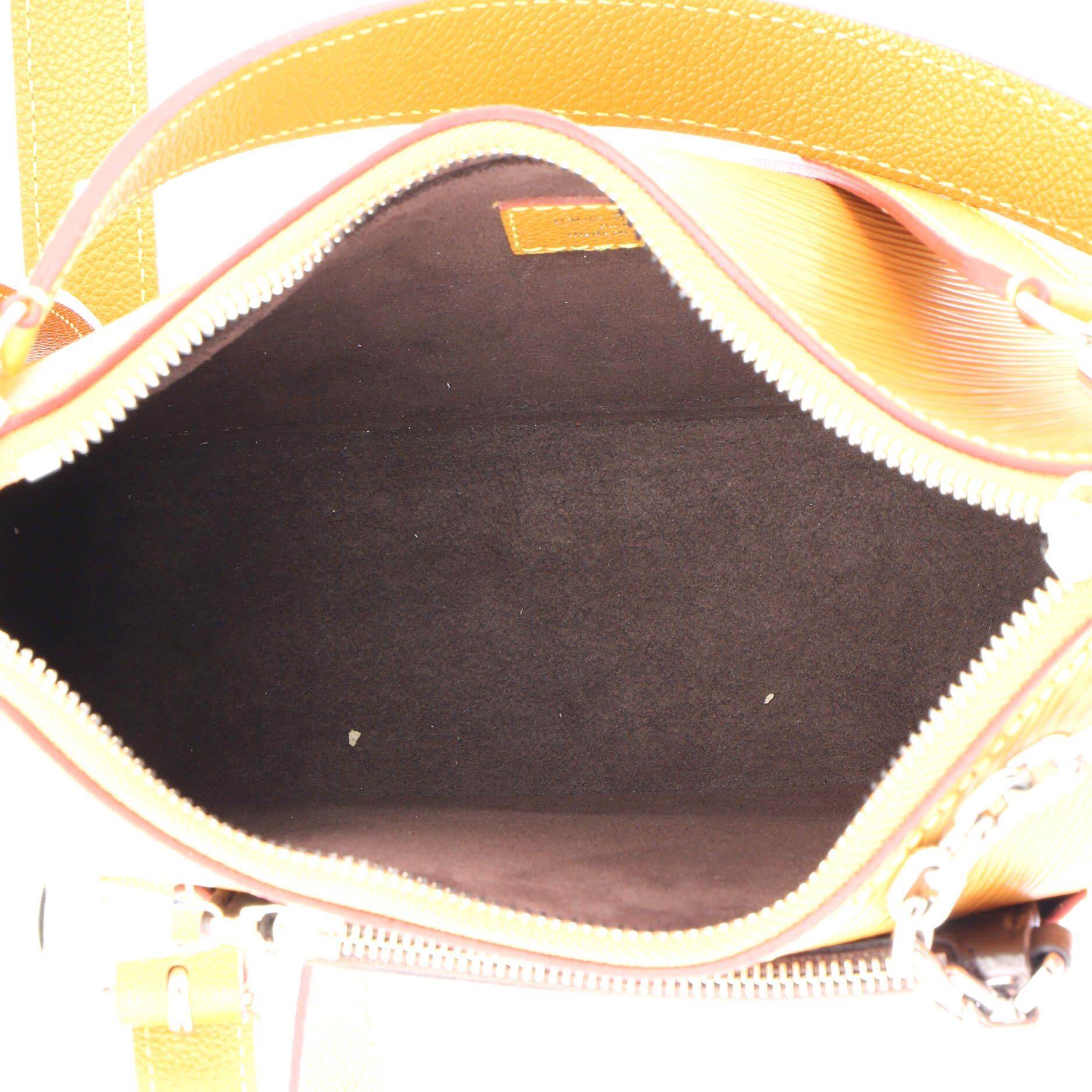 Louis Vuitton Marelle Handbag Size ONE SIZE - 6 Thumbnail