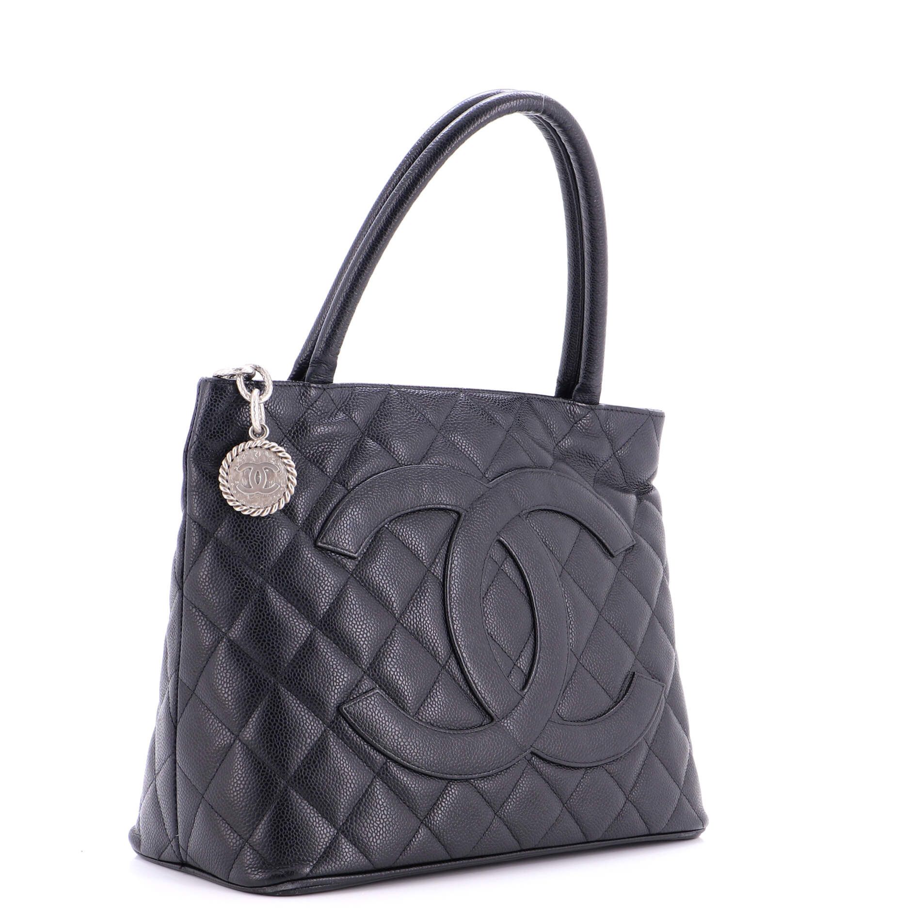 Chanel Medallion Tote Size ONE SIZE - 2 Thumbnail