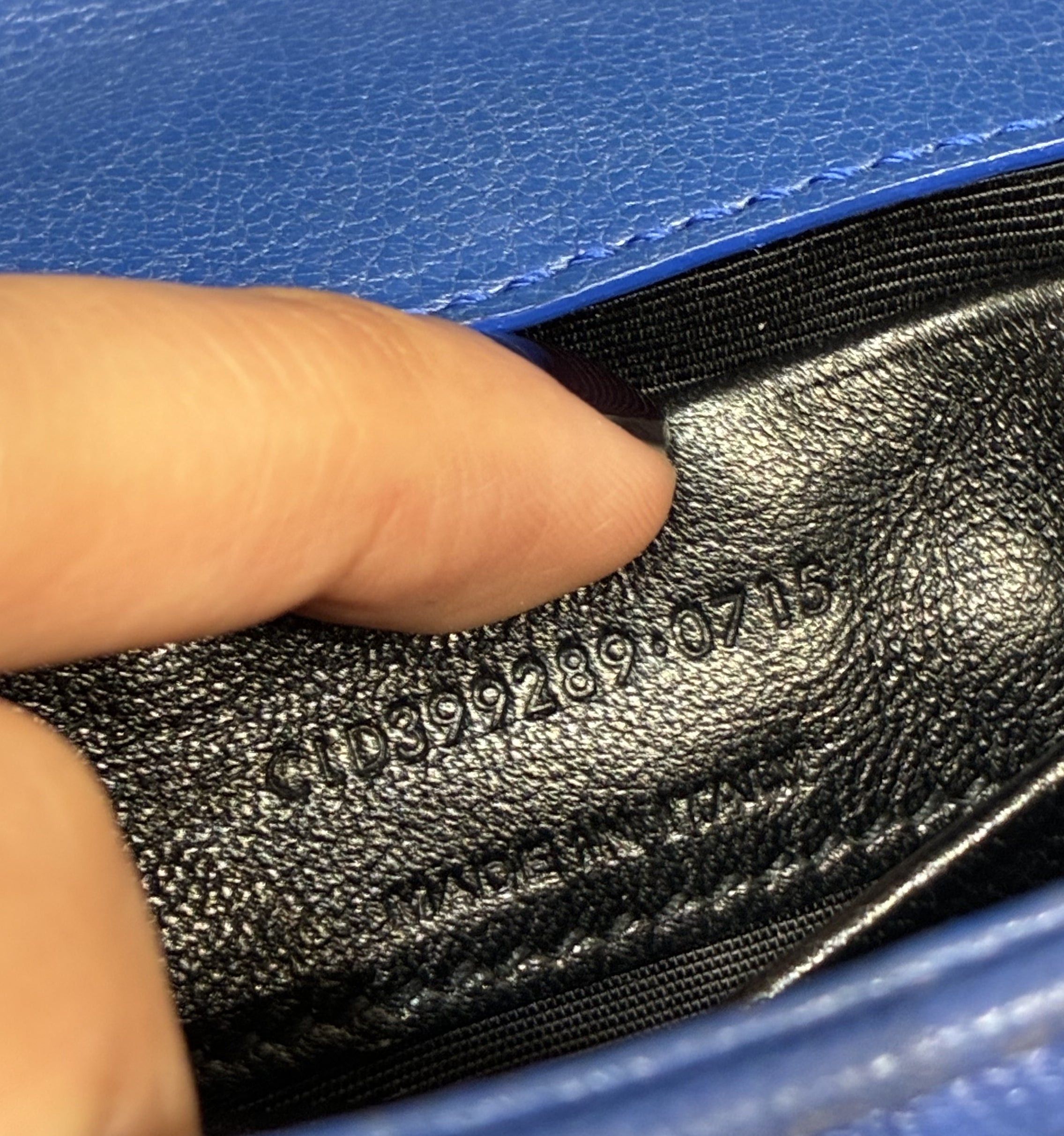 Saint Laurent Paris Classic Monogram Crossbody Bag Size ONE SIZE - 7 Thumbnail