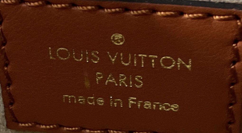 Louis Vuitton On My Side Tote Size ONE SIZE - 7 Thumbnail