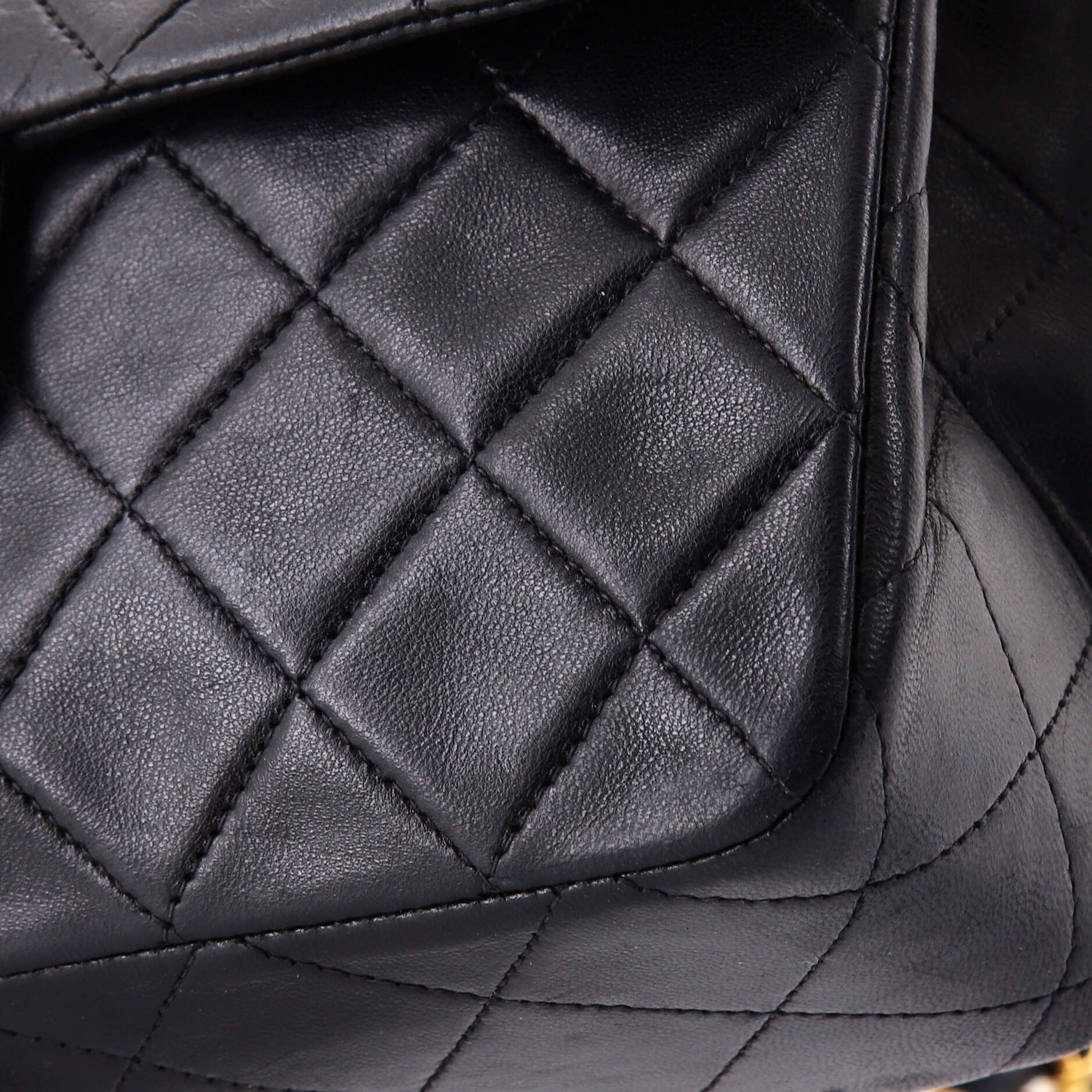 Chanel Vintage Square Classic Flap Bag Size ONE SIZE - 7 Thumbnail