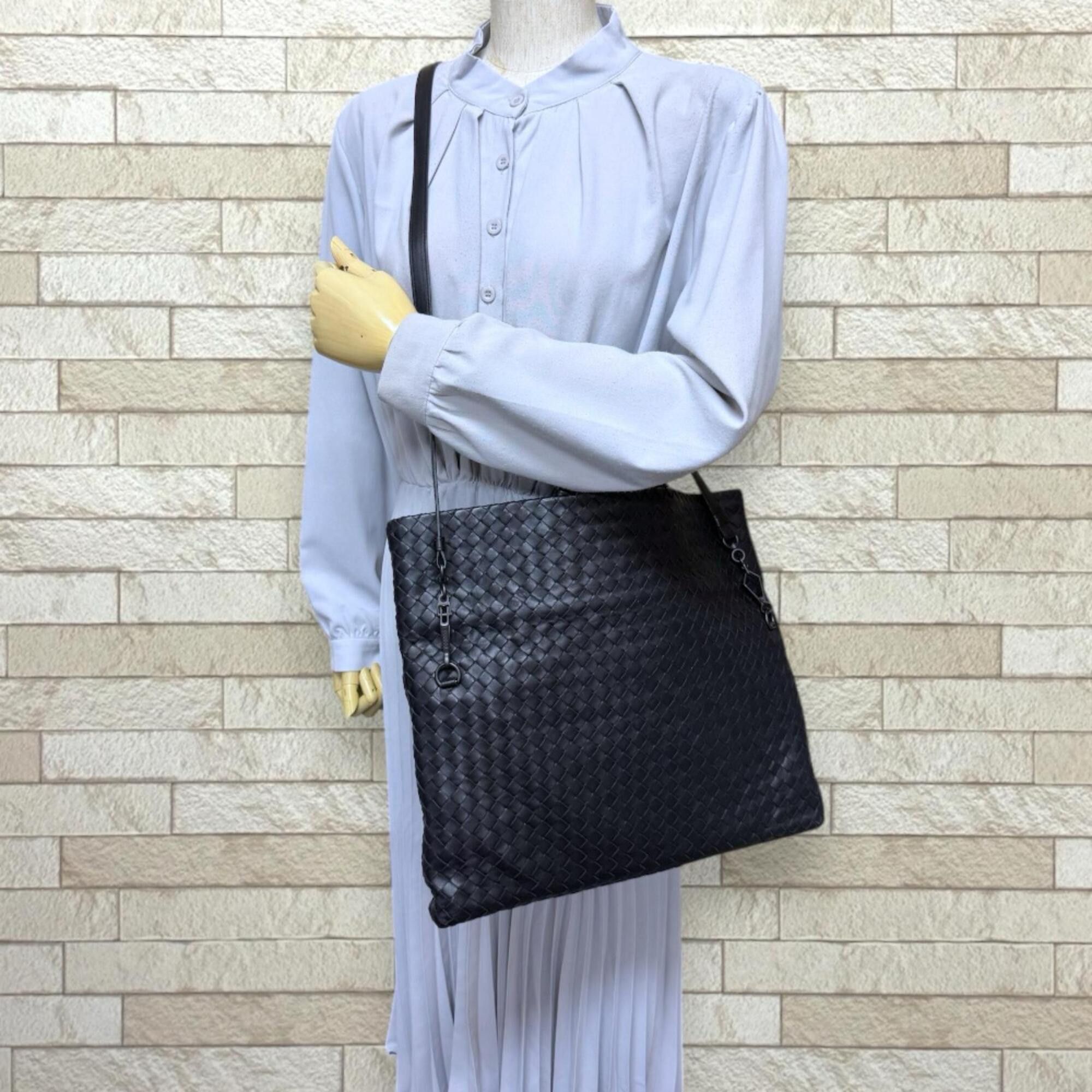 Bottega Veneta Bottega Veneta Intrecciato Shoulder Bag, Leather, Black, Women's, BOTTEGAVENETA, 2-way Size ONE SIZE - 2 Thumbnail
