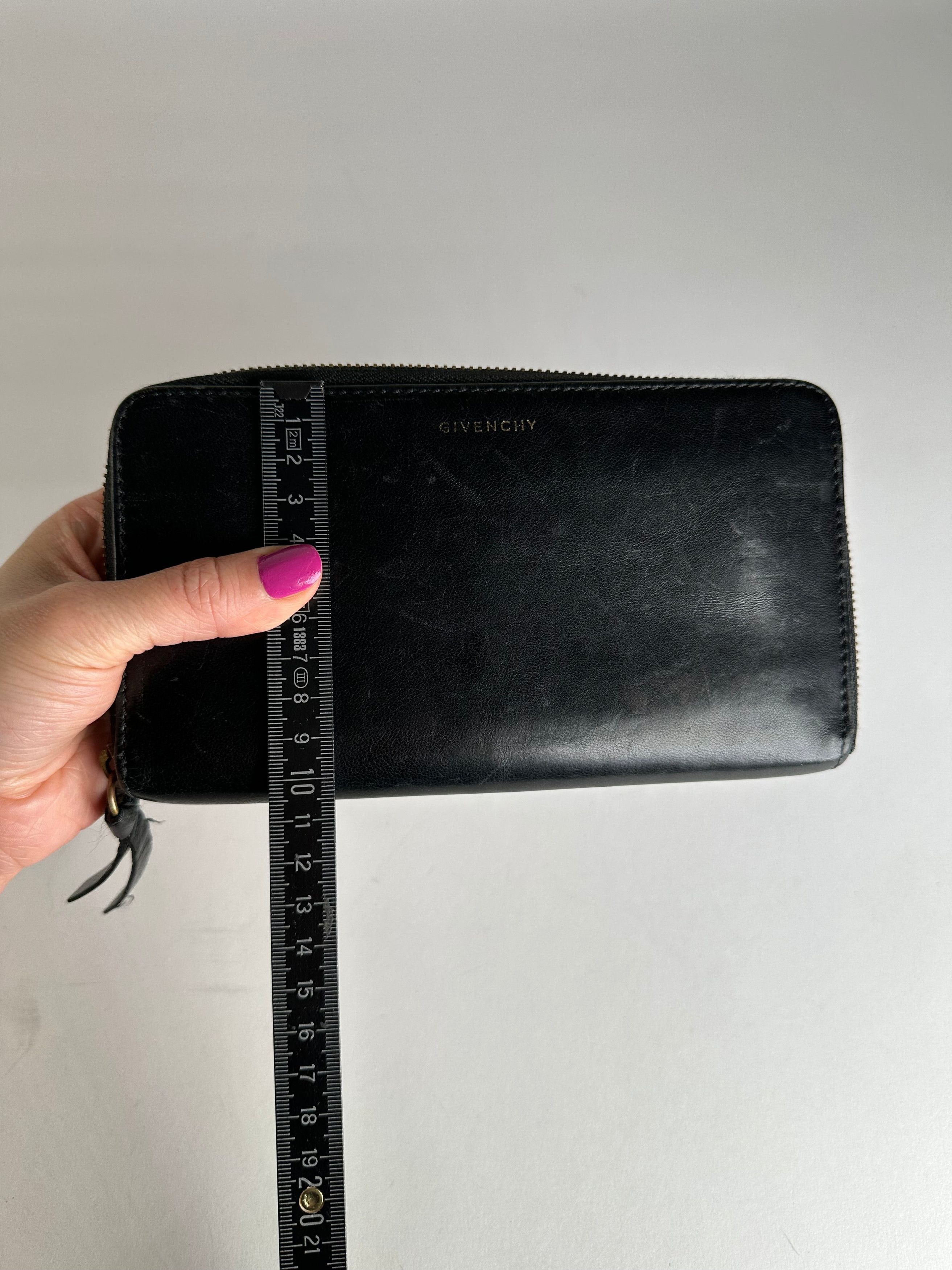Givenchy Vintage Leather Zippy Wallet Black Size ONE SIZE - 8 Thumbnail