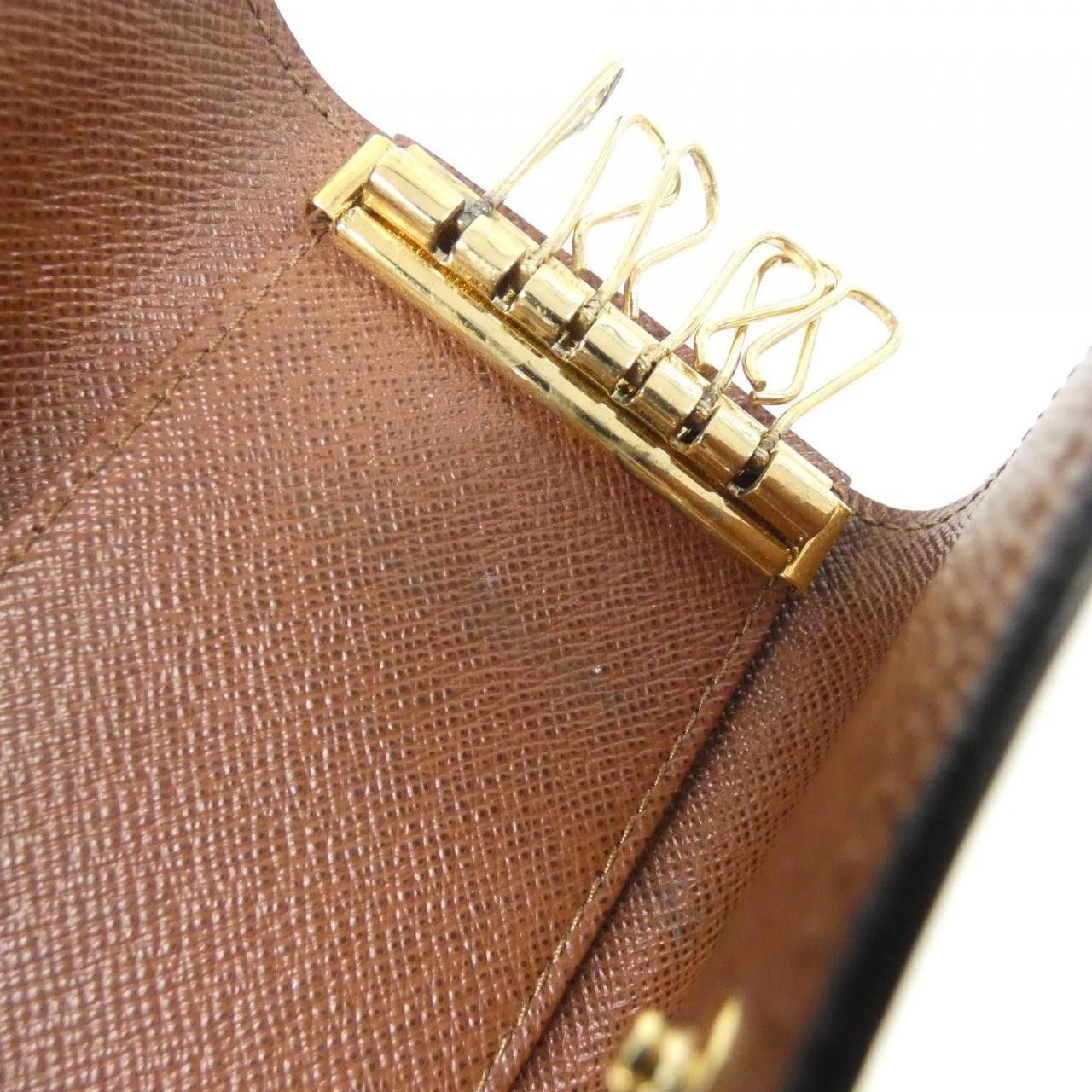 Louis Vuitton Louis Vuitton Louis Vuitton Monogram Key Case Textile Key case M62630 DUTY FREE for USA Size ONE SIZE - 8 Thumbnail
