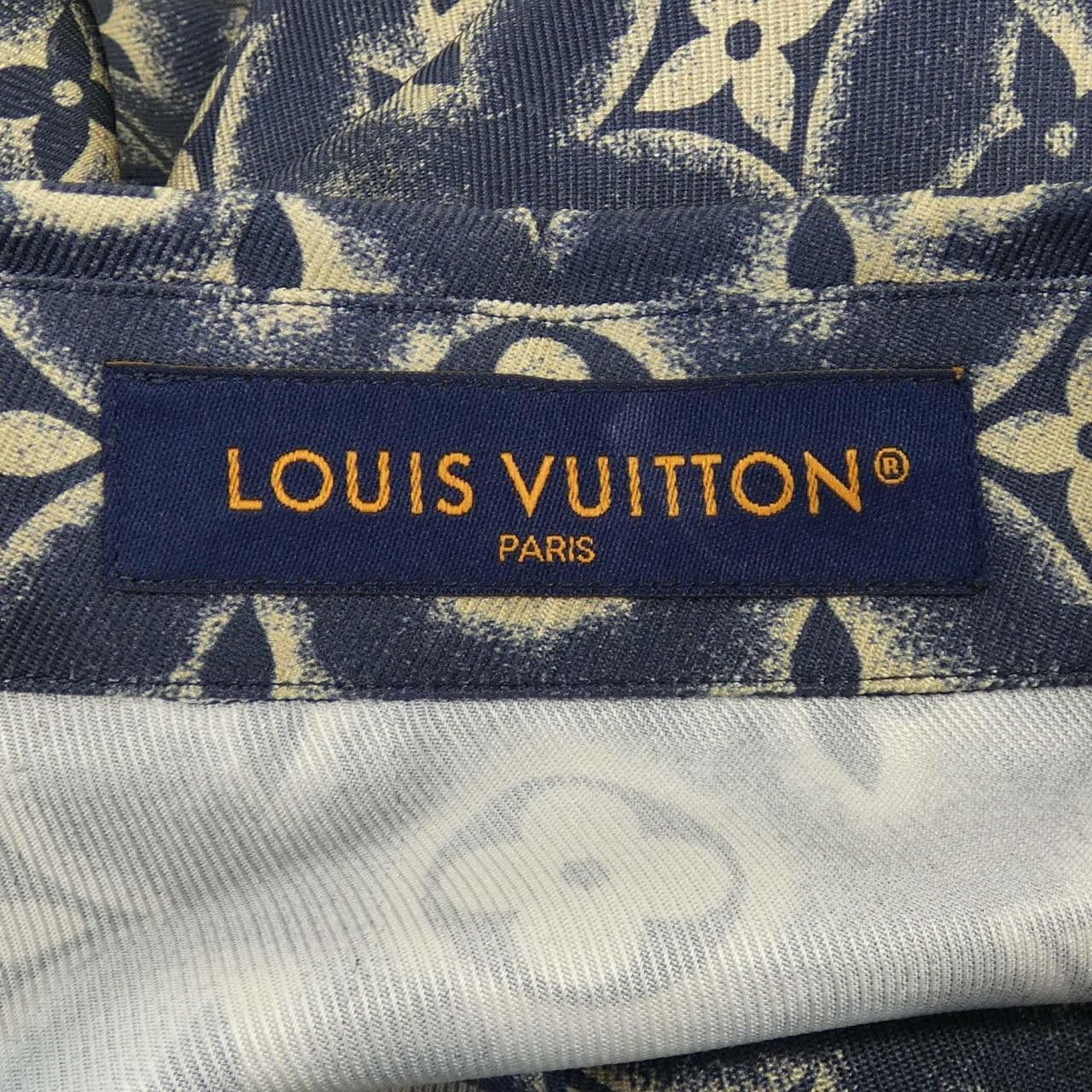 Louis Vuitton Louis Vuitton Louis Vuitton Monogram Silk Short Sleeve Shirt Textile Tops HPS34WZ49 DUTY FREE for USA Size ONE SIZE - 4 Thumbnail