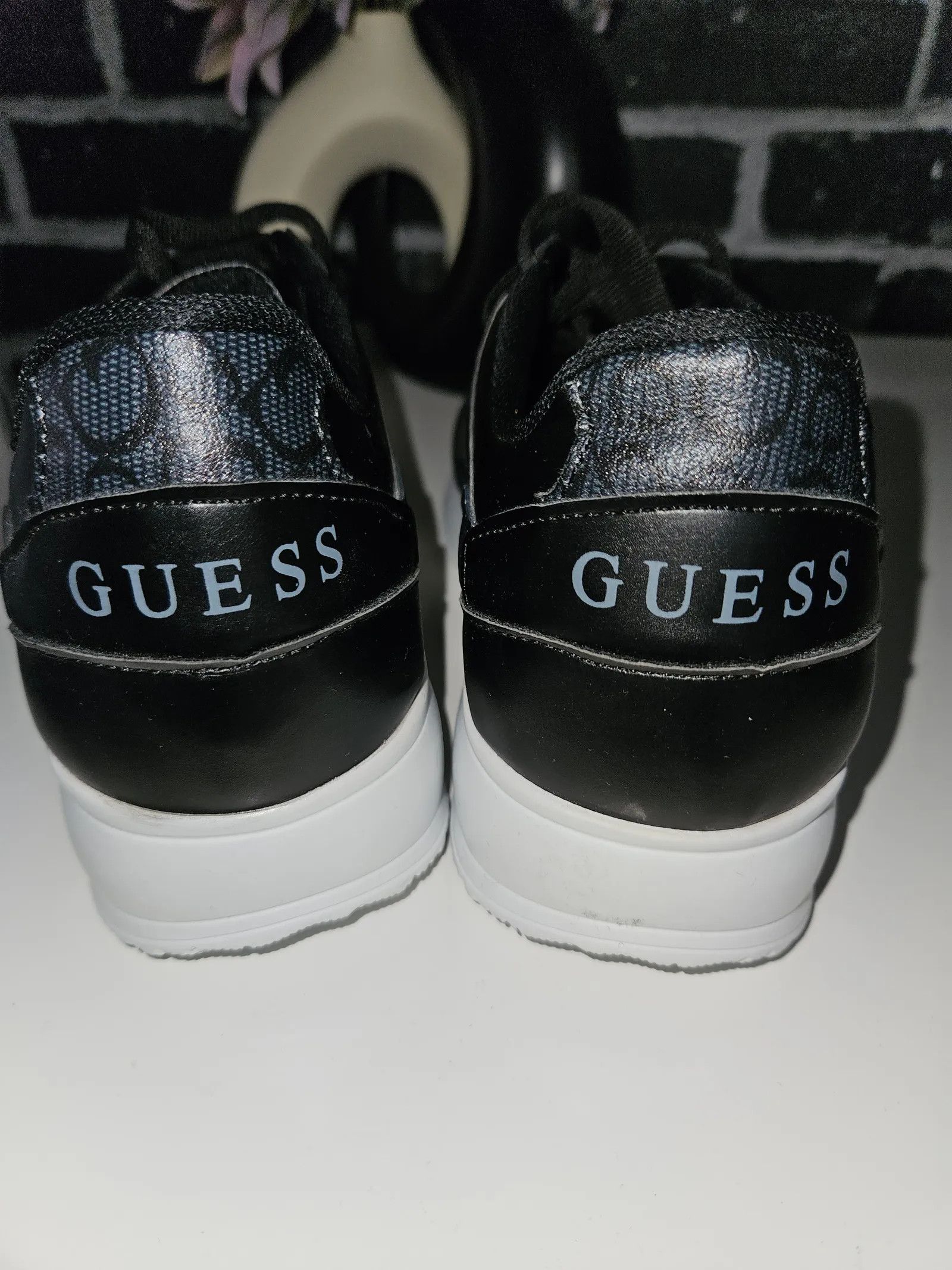 Guess Guess Sneakers Size US 6 / IT 36 - 2 Thumbnail
