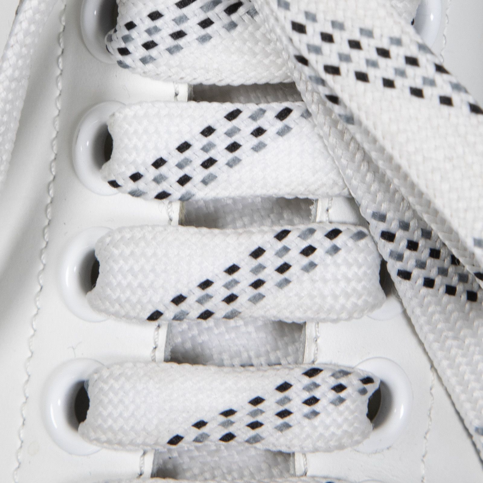 Alexander McQueen Oversized White Leather Trainers Size US 9.5 / IT 39.5 - 6 Thumbnail