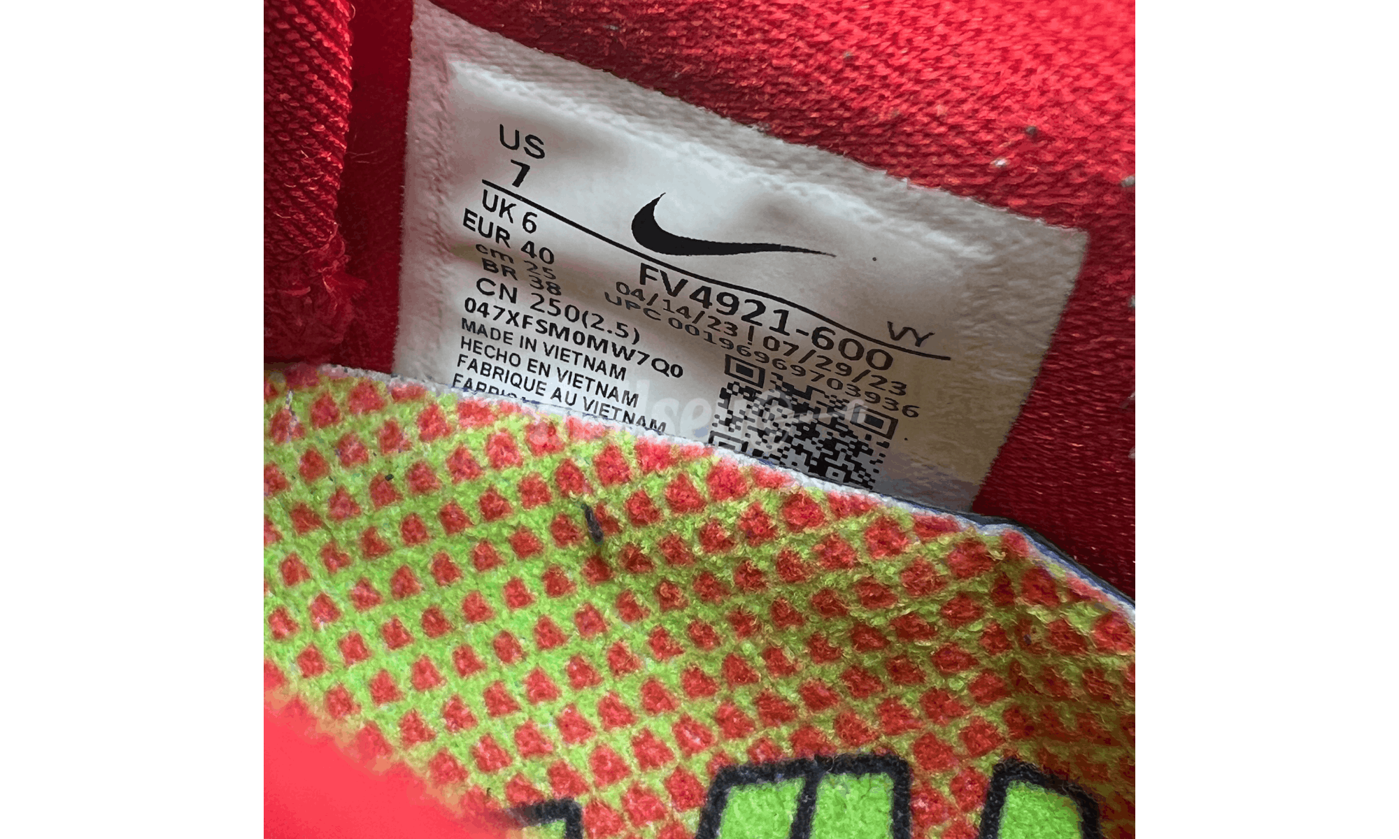 Nike Kobe 6 Protro Reverse Grinch (PreOwned) Size US 7 / EU 40 - 7 Thumbnail