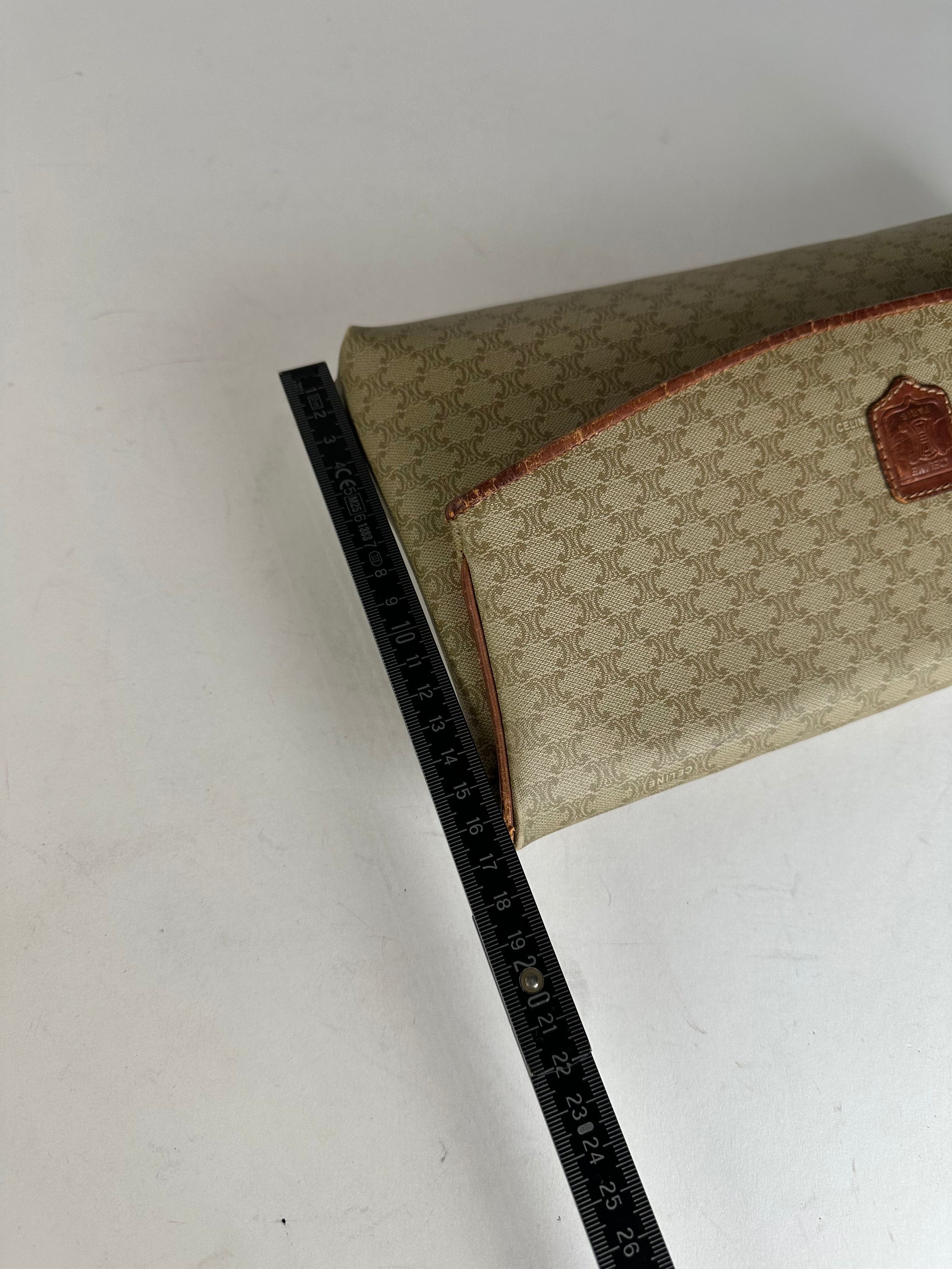 Celine Vintage Triomphe Monogram Leather Clutch Beige Brown Size ONE SIZE - 13 Thumbnail