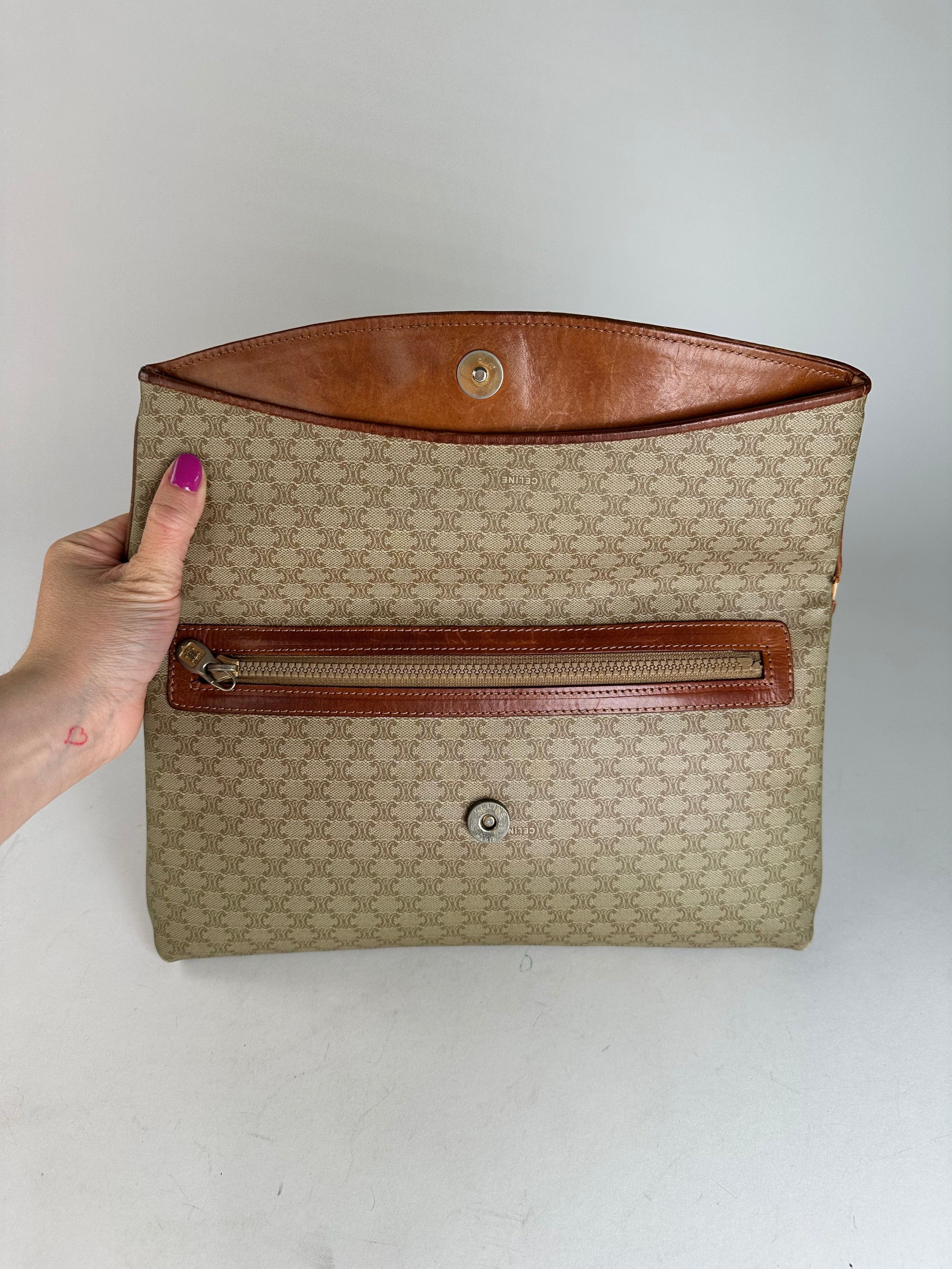 Celine Vintage Triomphe Monogram Leather Clutch Beige Brown Size ONE SIZE - 6 Thumbnail