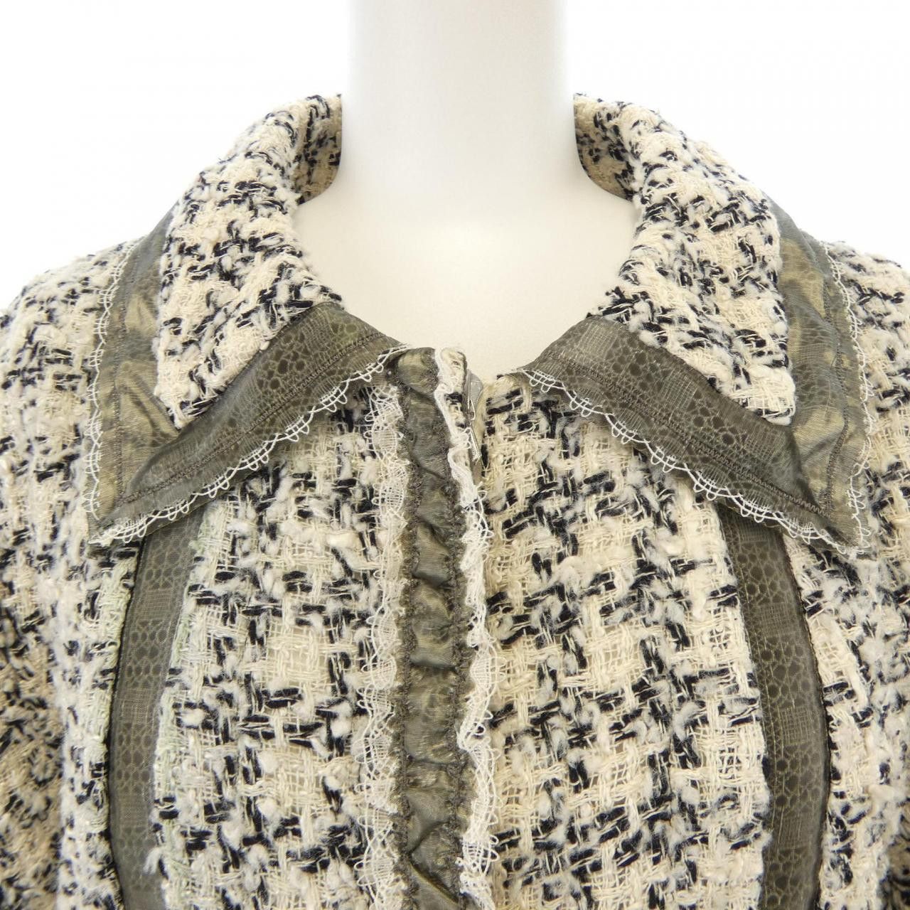 Chanel Chanel Chanel Silk Jacket Textile Outerwear P34954V2516509P DUTY FREE for USA Size ONE SIZE - 5 Thumbnail