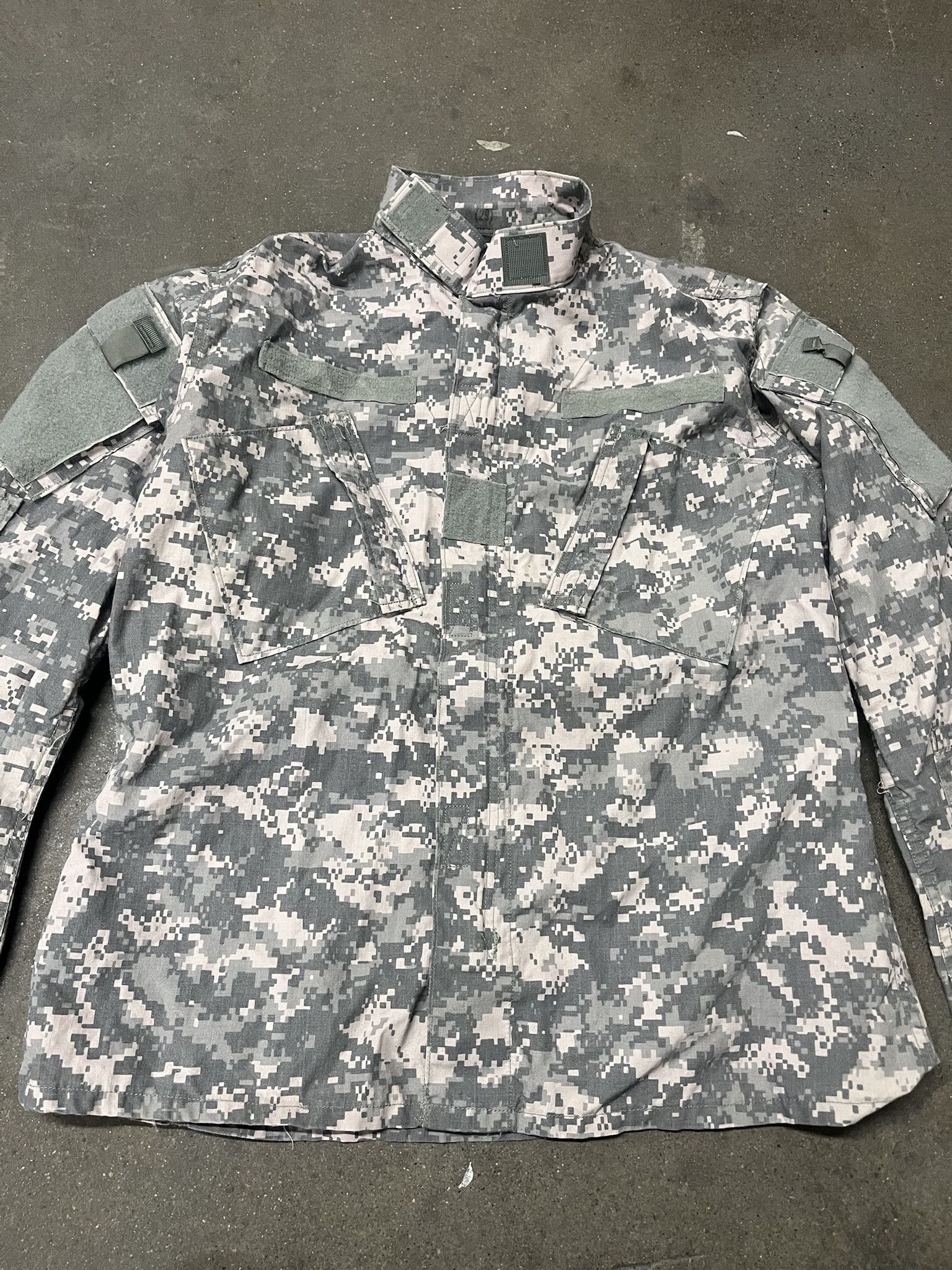 Vintage Vintage 1990s Military Digi Camo Slant Pocket Field Shirt Size Medium Size US M / EU 48-50 / 2 - 2 Thumbnail
