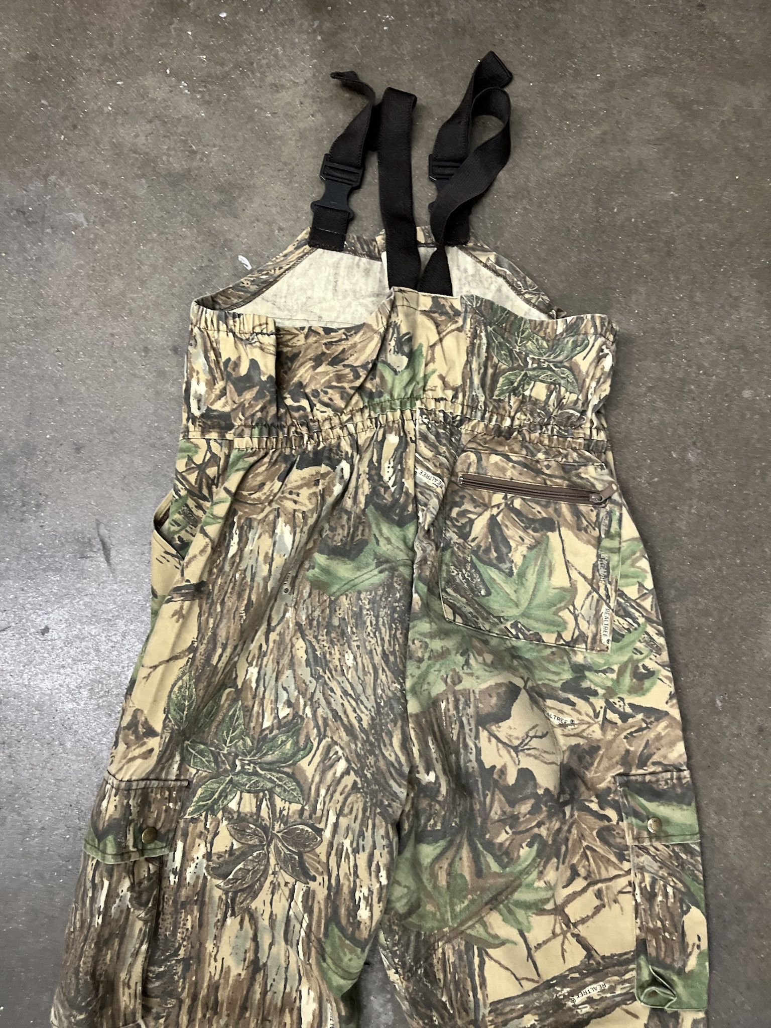 Carhartt × Vintage Vintage 2000s Cabelas Realtree Camo Overalls Size XL Size US XL / EU 56 / 4 - 6 Thumbnail