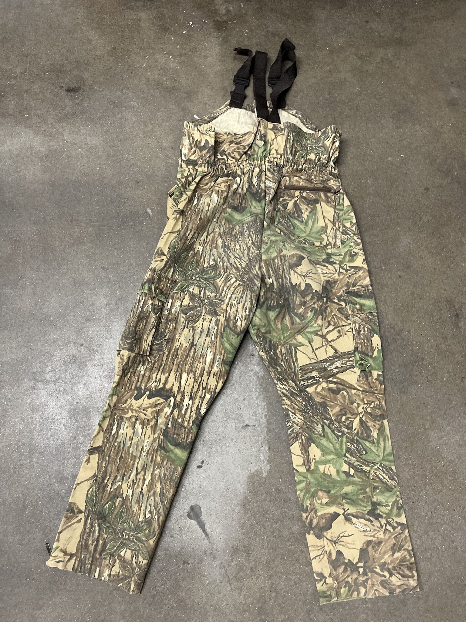 Carhartt × Vintage Vintage 2000s Cabelas Realtree Camo Overalls Size XL Size US XL / EU 56 / 4 - 5 Thumbnail