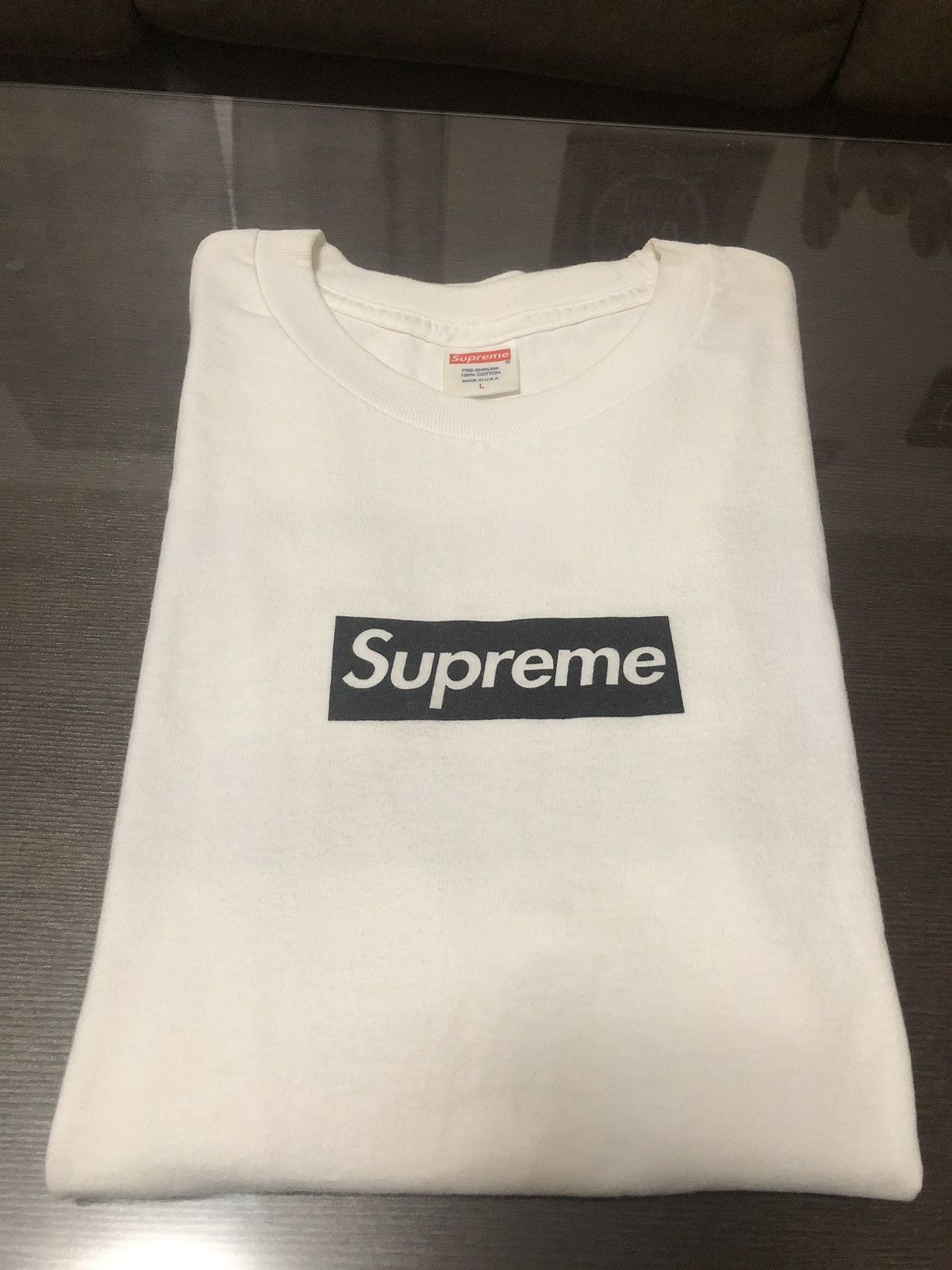 Supreme rizzoli store box logo