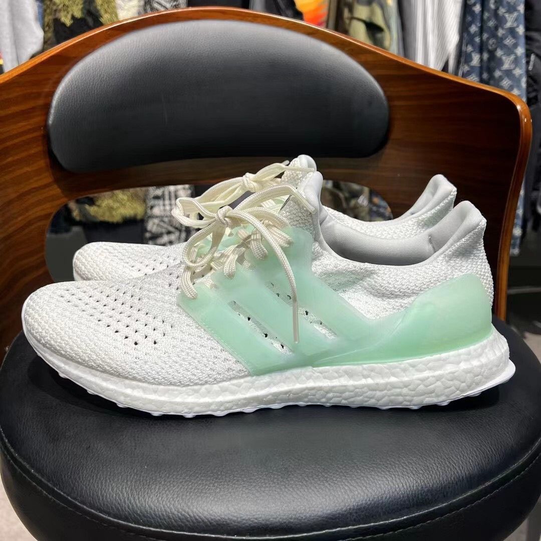 Adidas Adidas Glow White Lowtop Sneakers 11 Men Size US 11 / EU 44 - 6 Thumbnail